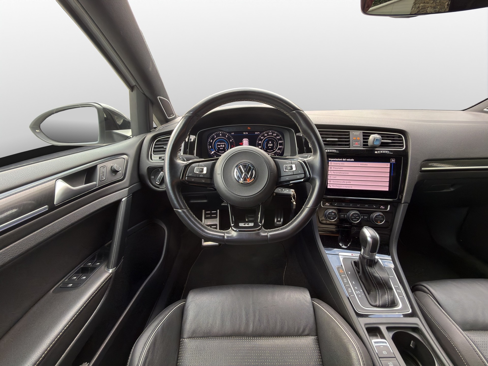VW Golf 2.0 TSI R 4Motion DSG-image-11