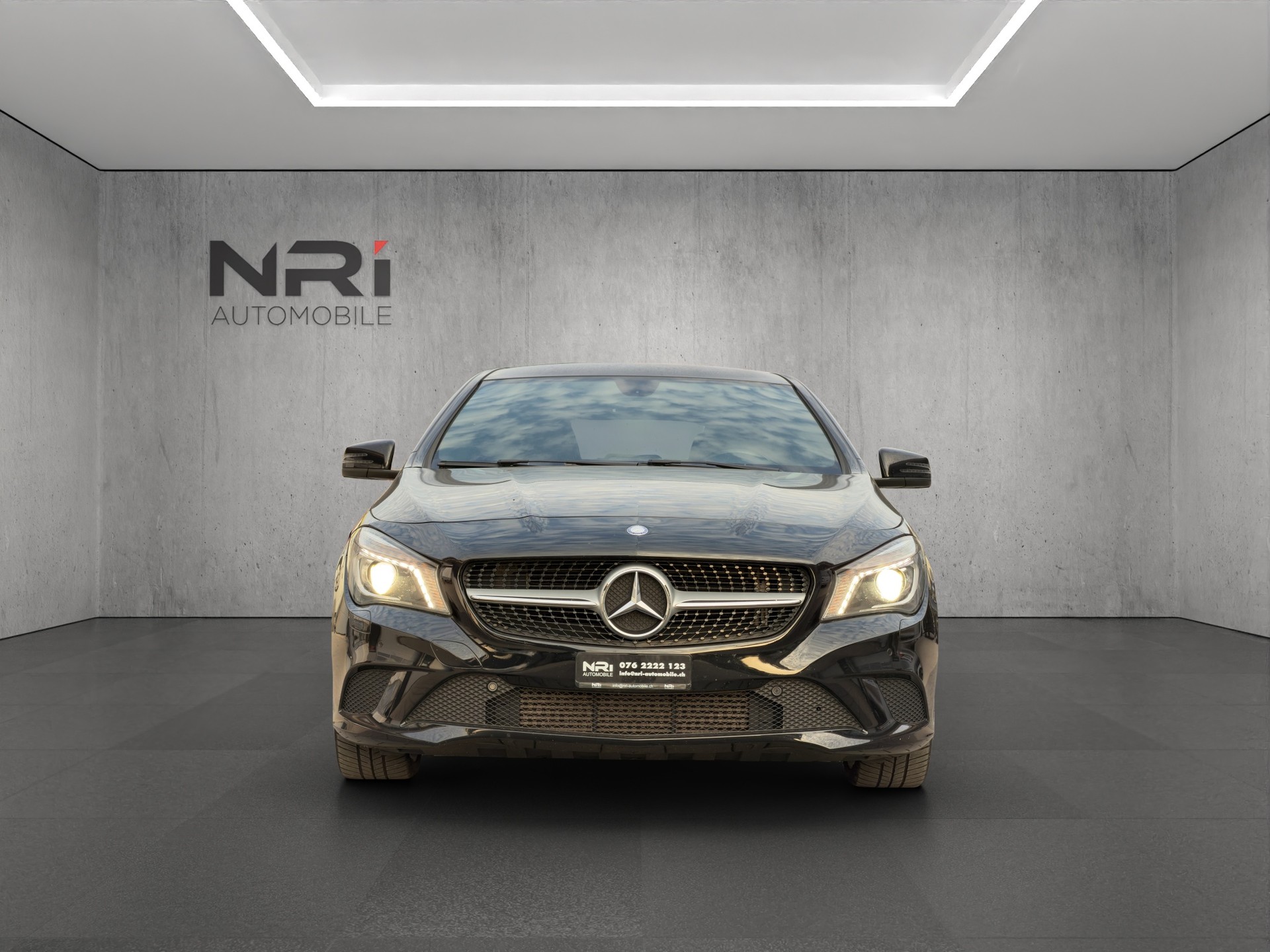 MERCEDES-BENZ CLA 220 CDI Urban *FIXPREIS*-showroom-element-1