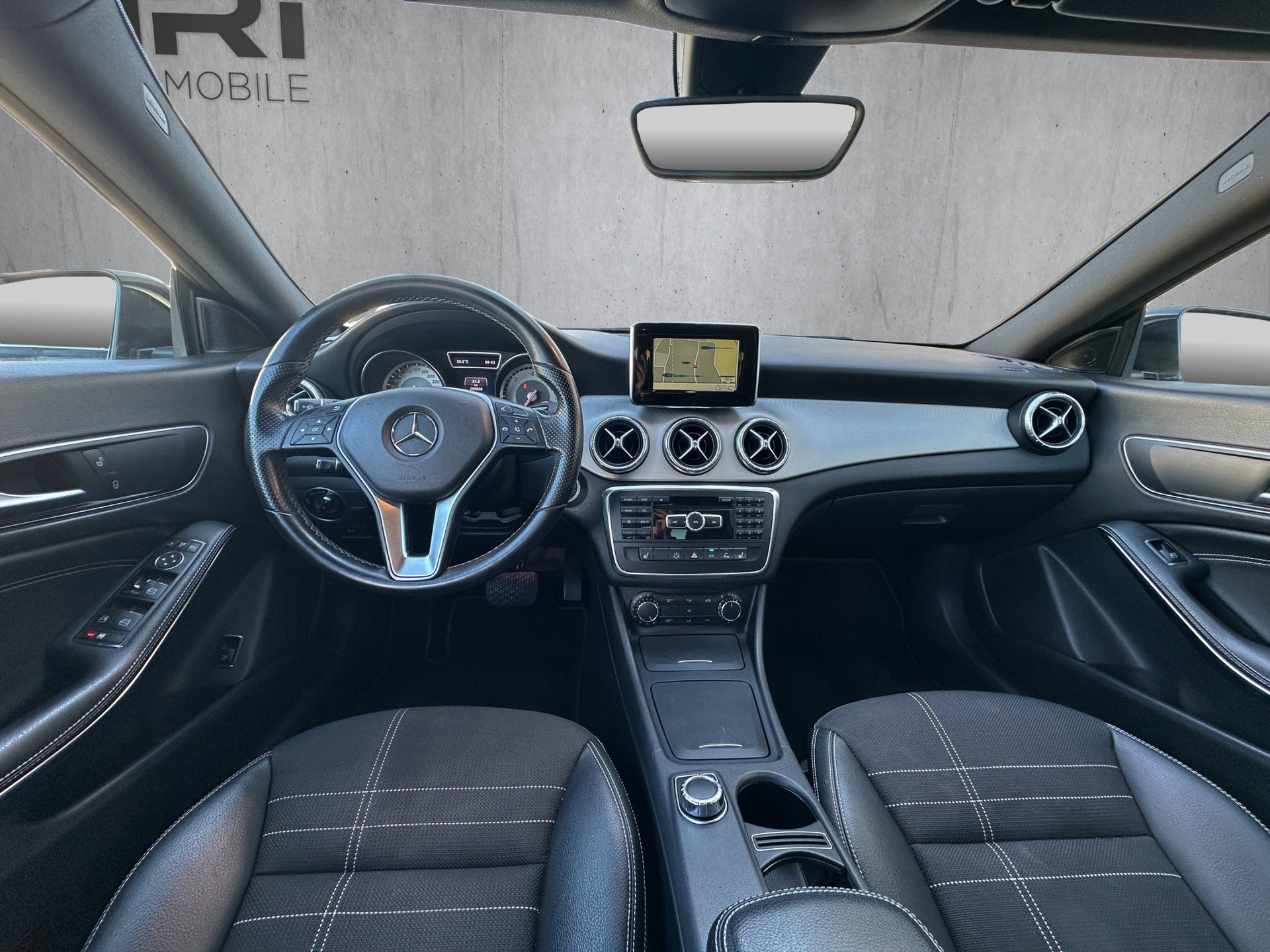 MERCEDES-BENZ CLA 220 CDI Urban-image-11
