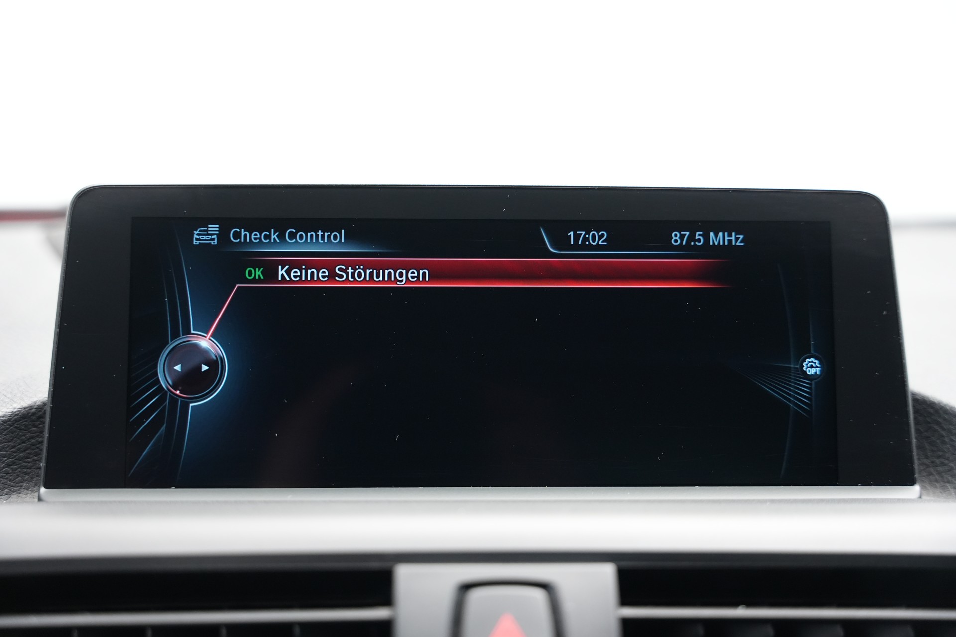 BMW M235i xDrive Steptronic *Carbon* *CH-Fahrzeug*-image-17