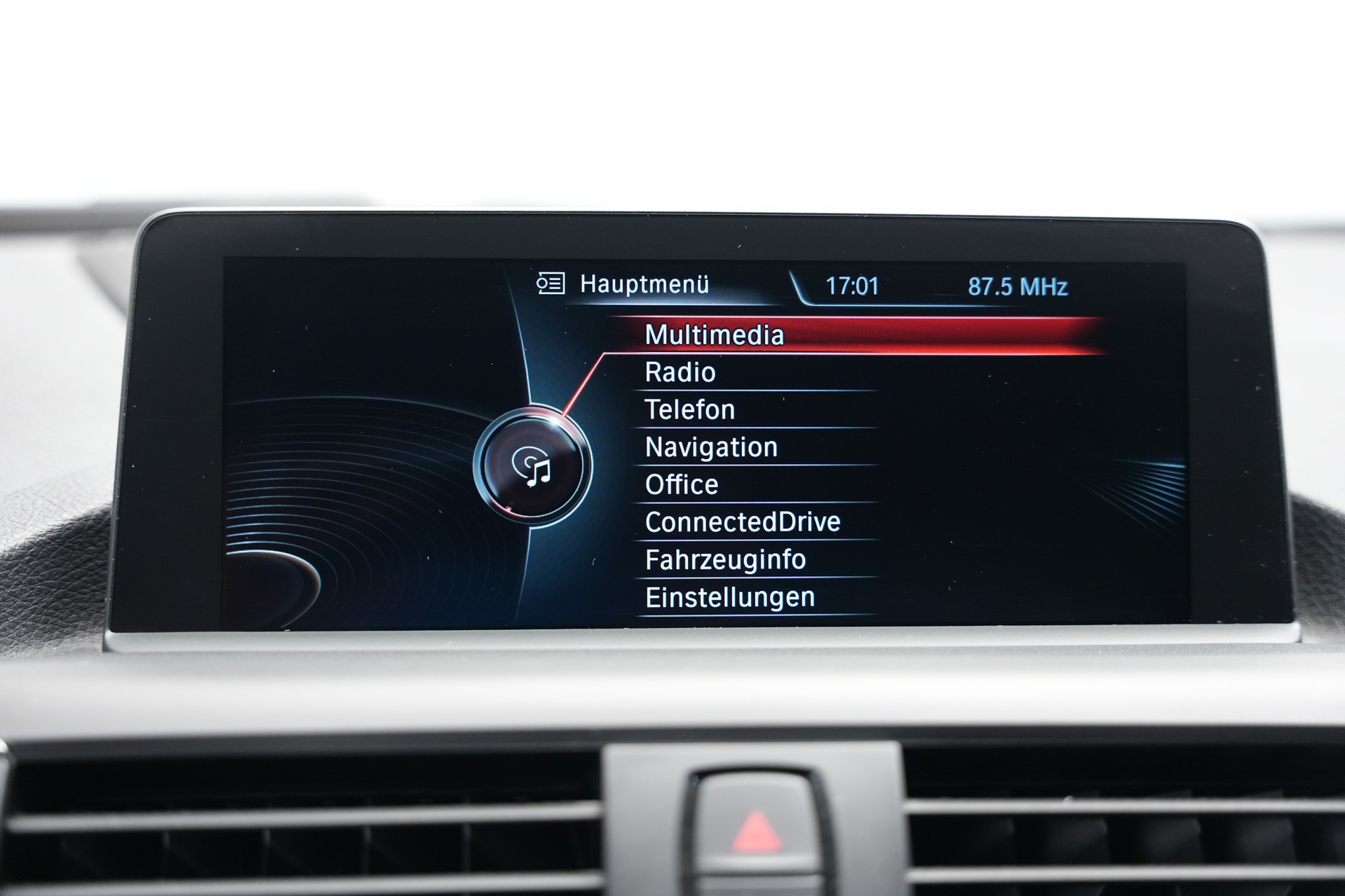 BMW M235i xDrive Steptronic *Carbon* *CH-Fahrzeug*-image-16