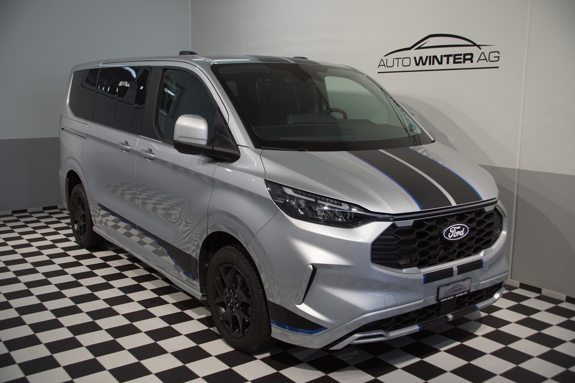 FORD Tourneo Bus 320 L1H1 Sport Automat 4x4 AWD