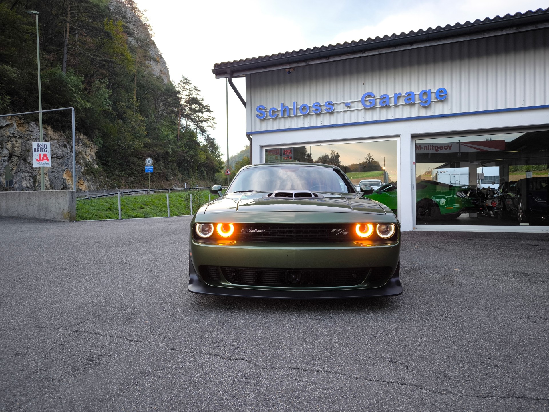 DODGE Challenger R/T Scat Pack Widebody Shaker Swinger Special Edition-showroom-element-3