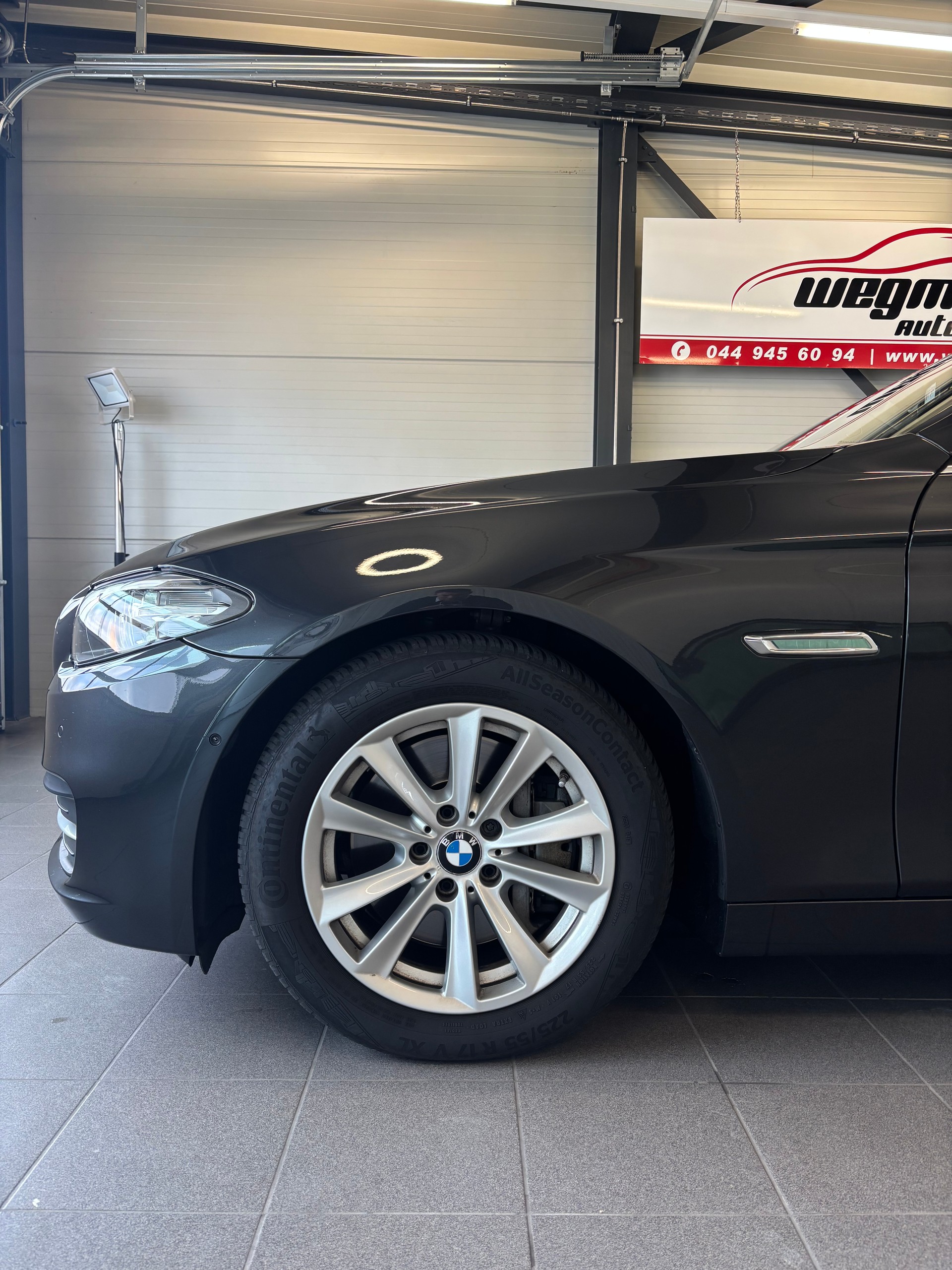 BMW 528i Touring xDrive Luxury Line Steptronic-image-7