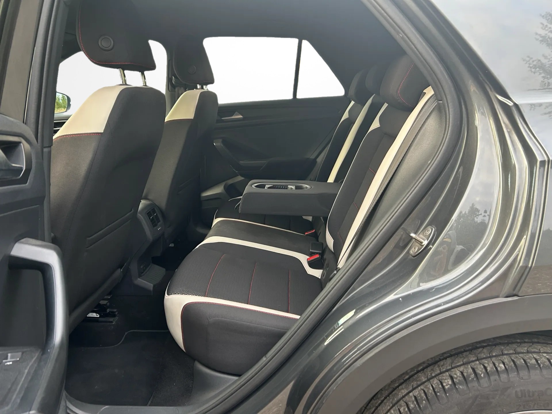 VW T-Roc 1.5 TSI EVO Sport-image-6