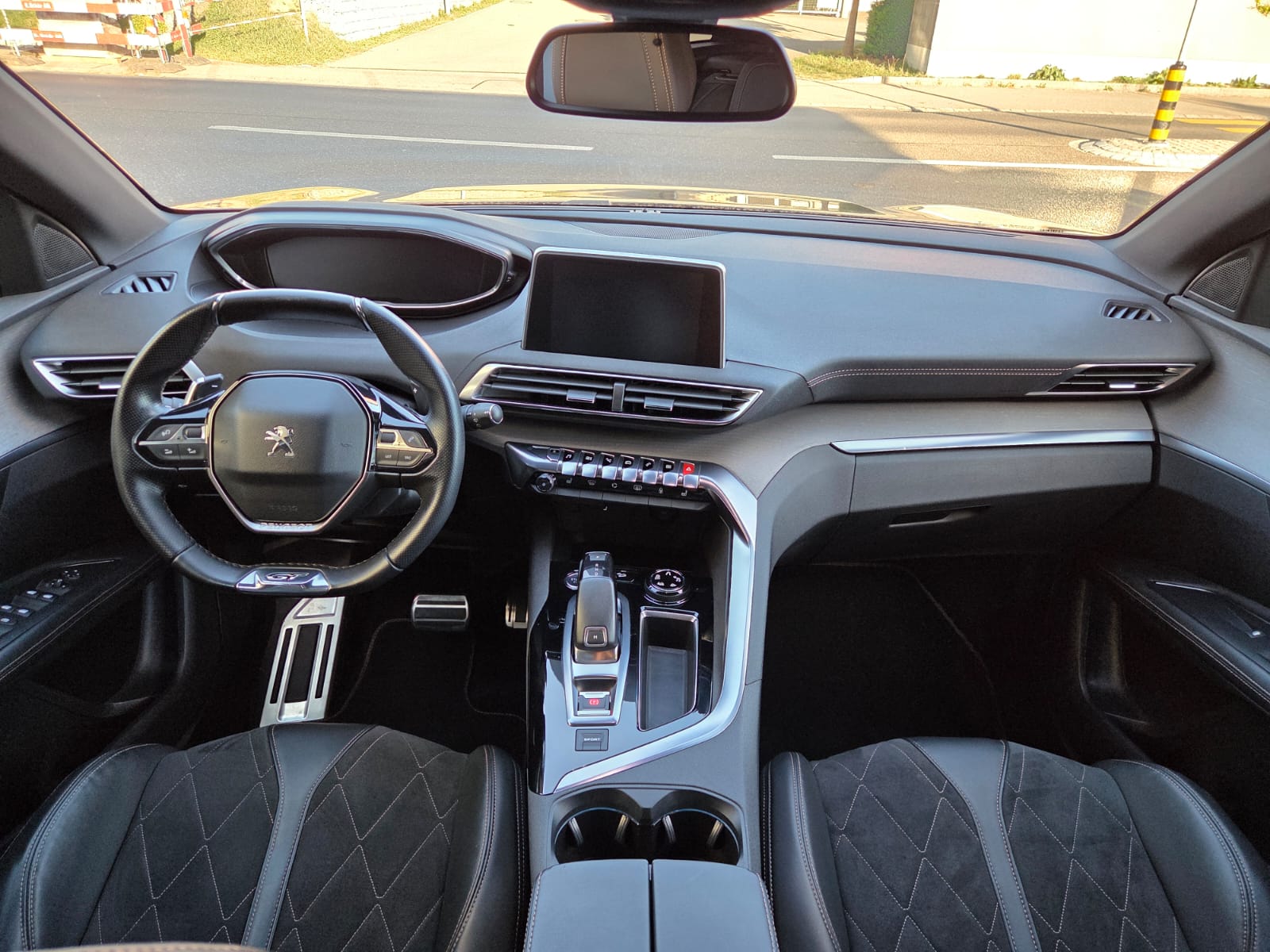 PEUGEOT 3008 2.0 BlueHDi GT EAT-image-11