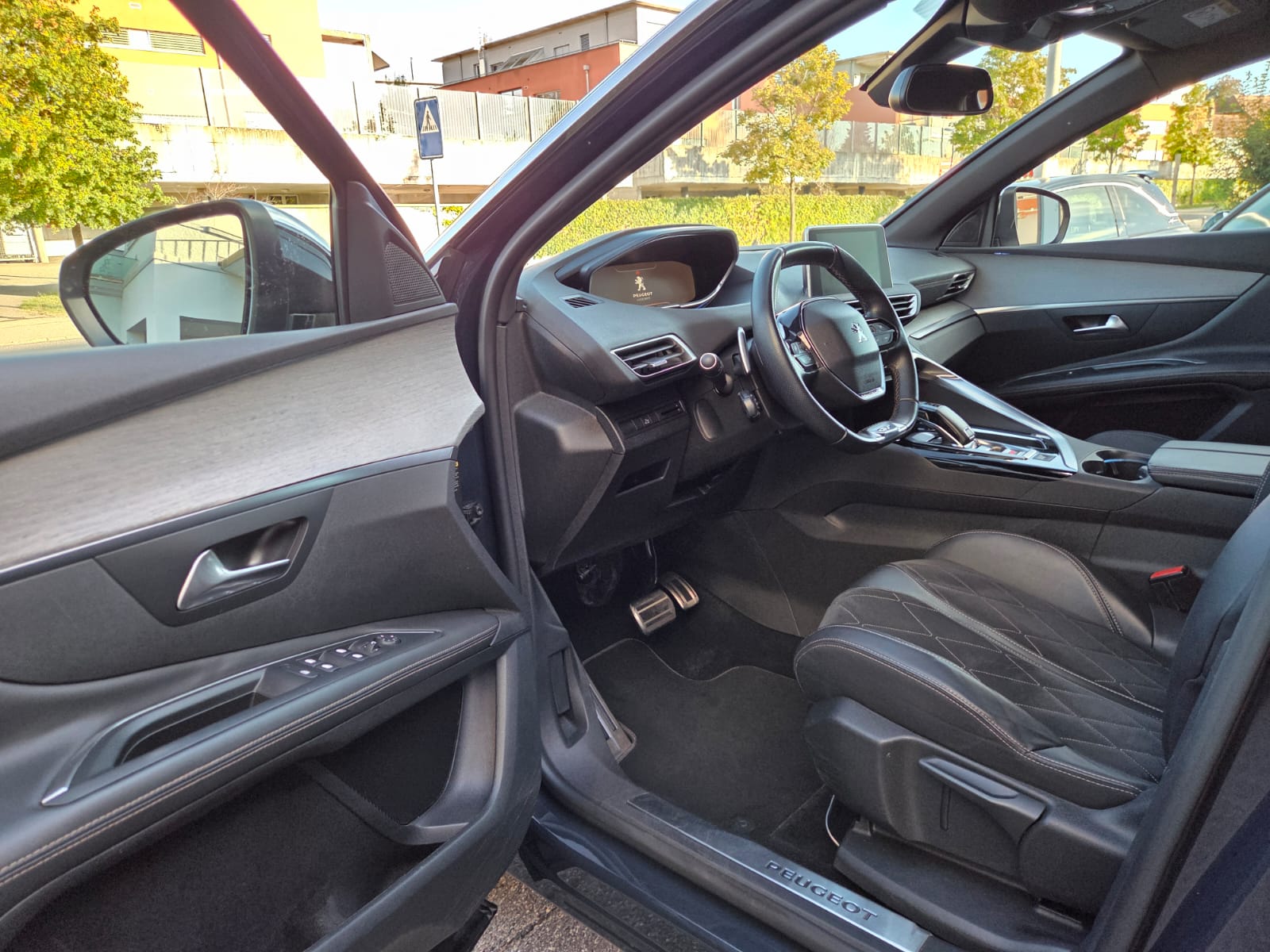 PEUGEOT 3008 2.0 BlueHDi GT EAT-image-8