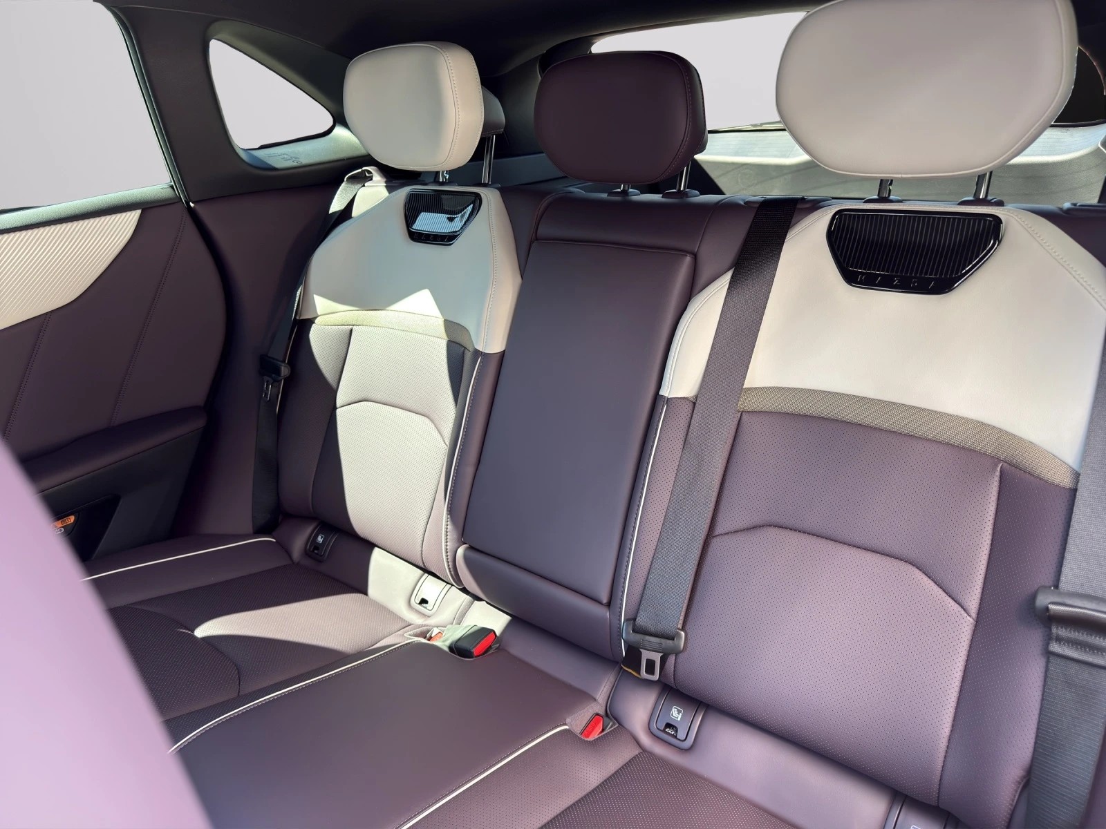 MAZDA CX-6e-image-12
