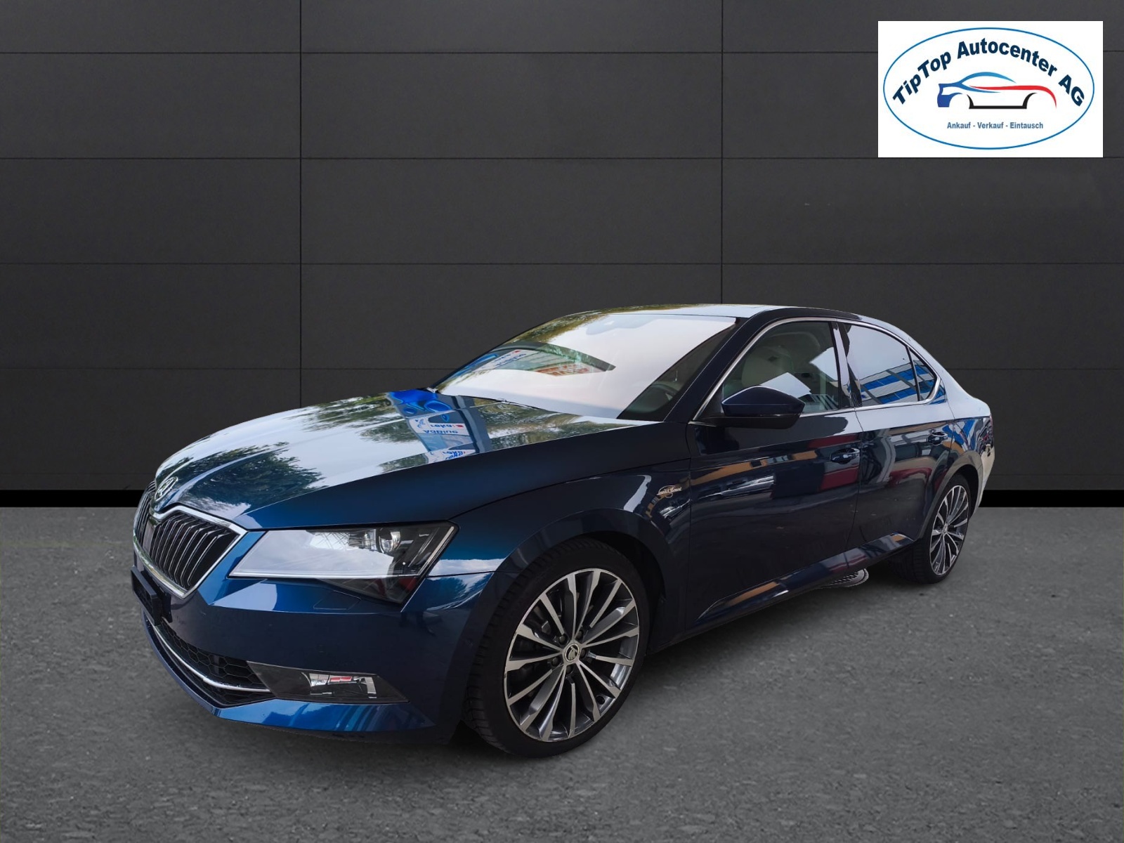 SKODA Superb 2.0TSI L&K 4x4 DSG-showroom-element-1