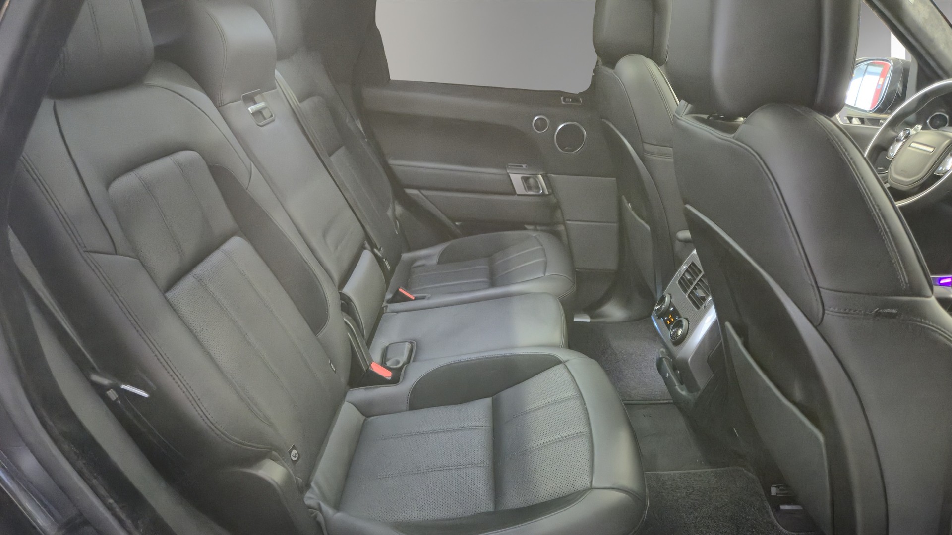 LAND ROVER Range Rover Sport P400 3.0 I6 MHEV HSTAutomatic LEASING à partir de CHF 470.-/mois-image-13