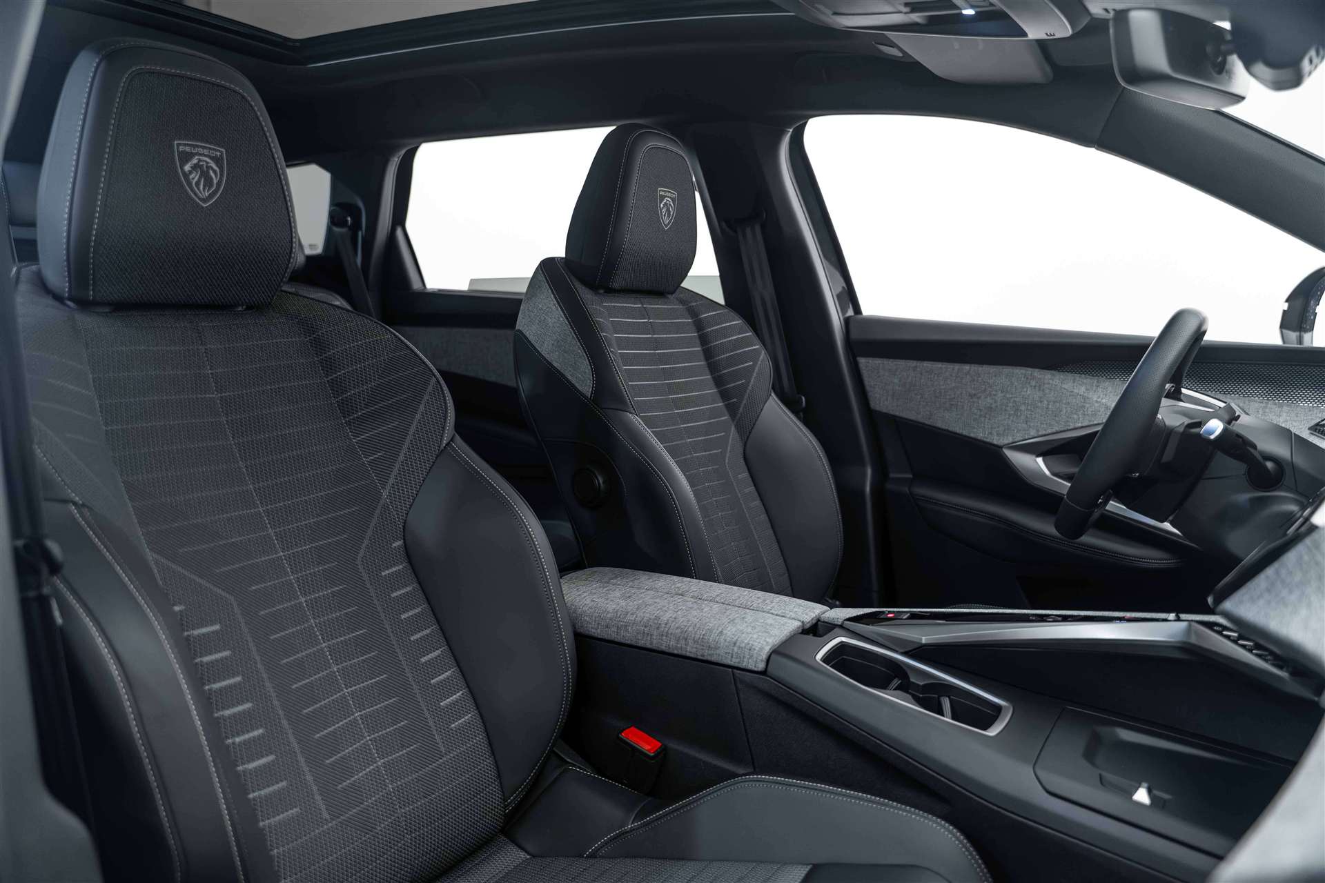 PEUGEOT 5008 145 Hybrid GT 7-Plätzer e-DCS-Automat-image-12