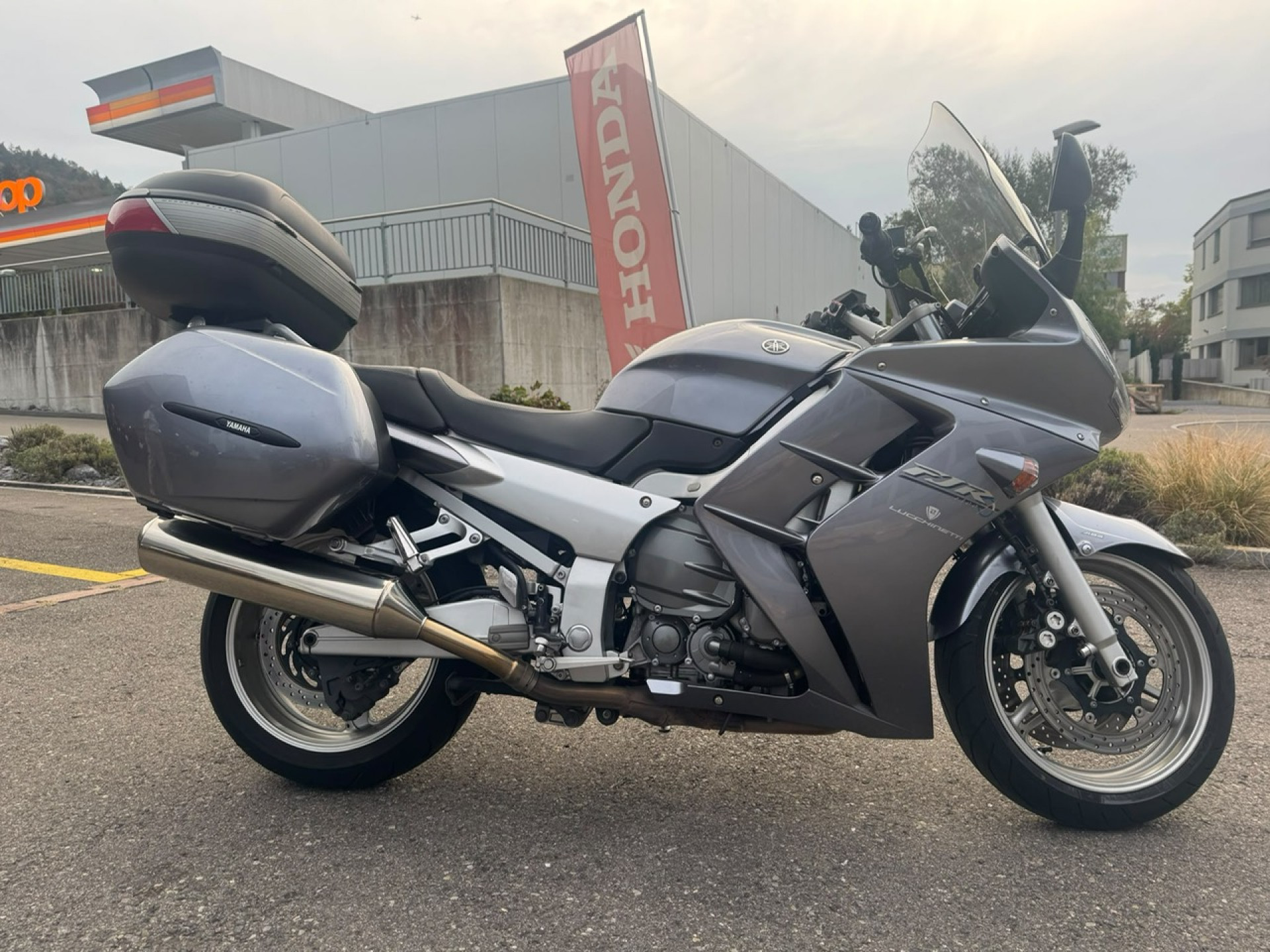 YAMAHA FJR 1300-image-1