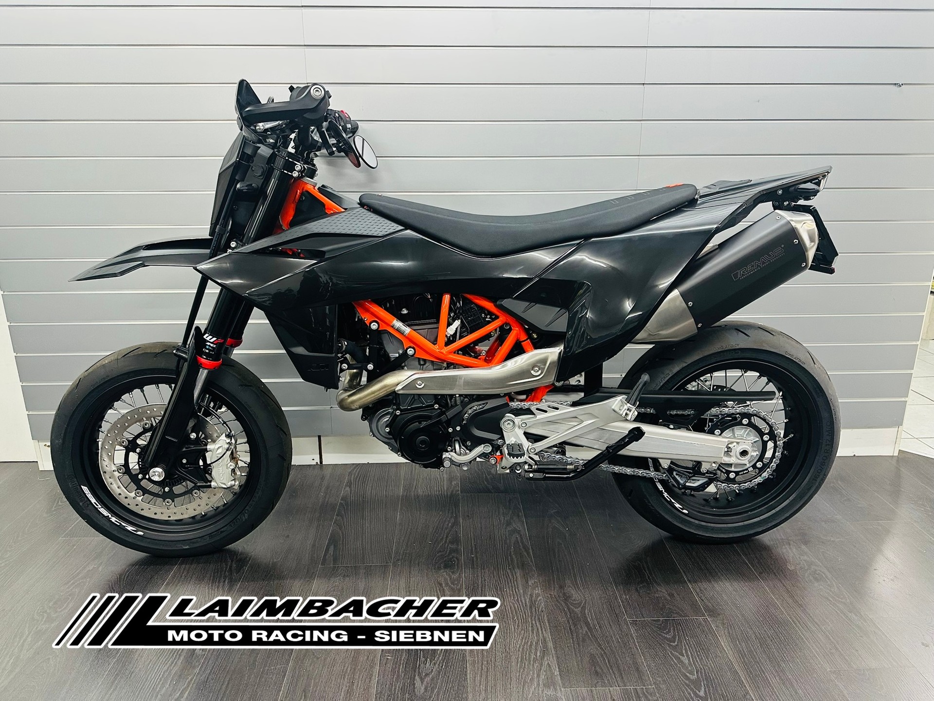 KTM 690 SMC R ABS (35 kW) MY 2026-image-0