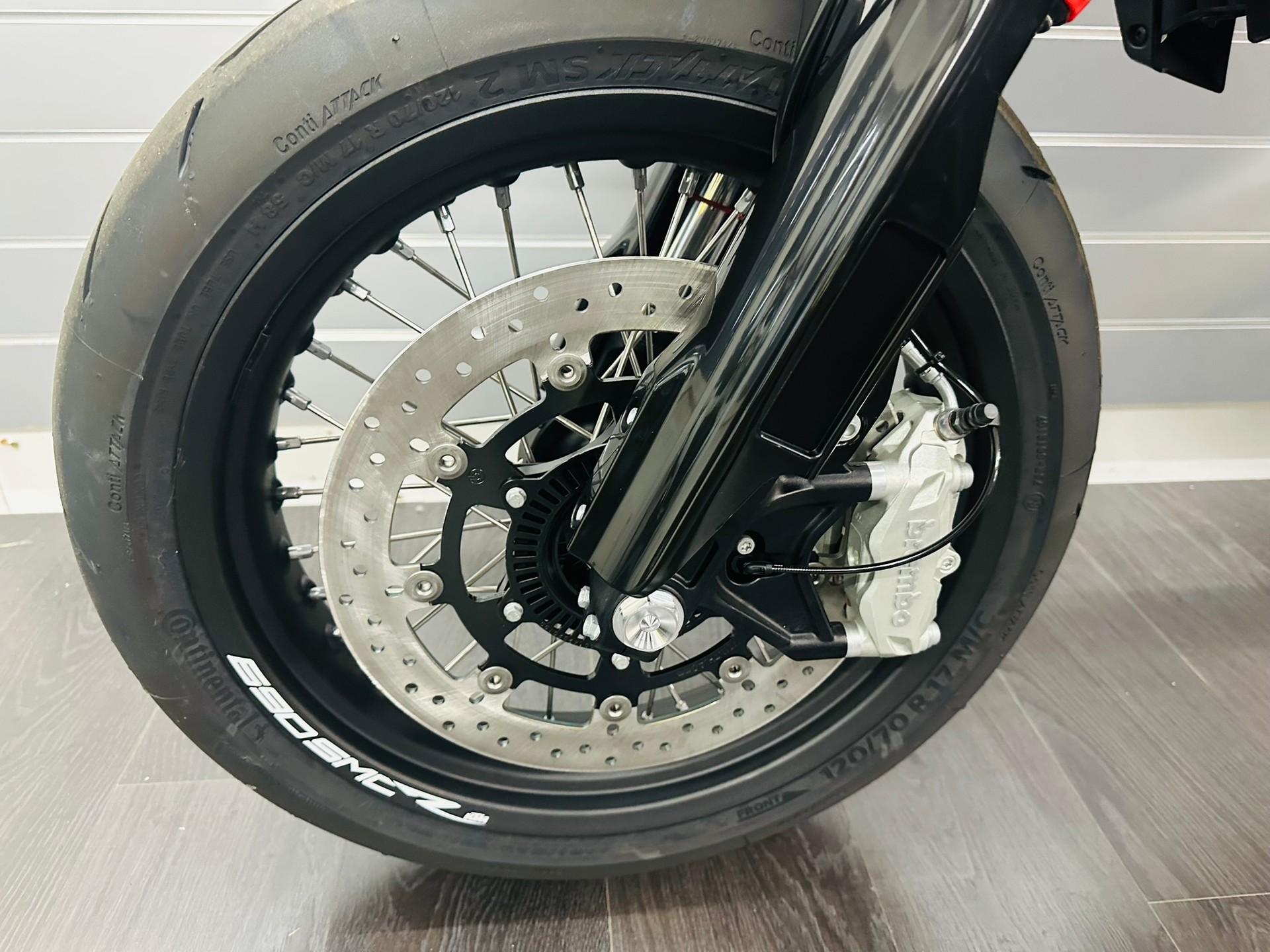 KTM 690 SMC R ABS (35 kW) MY 2026-image-8