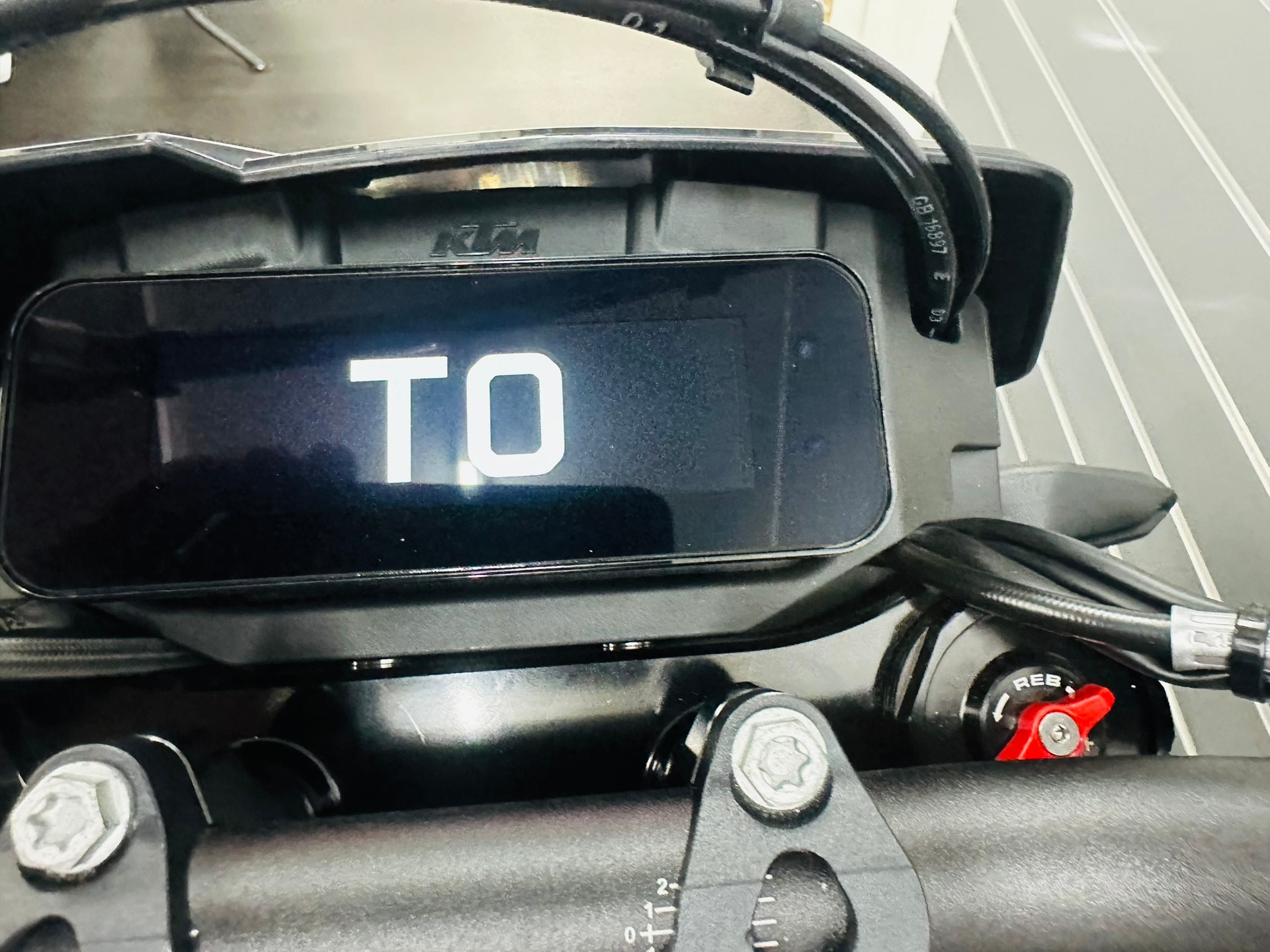 KTM 690 SMC R ABS (35 kW) MY 2026-image-10