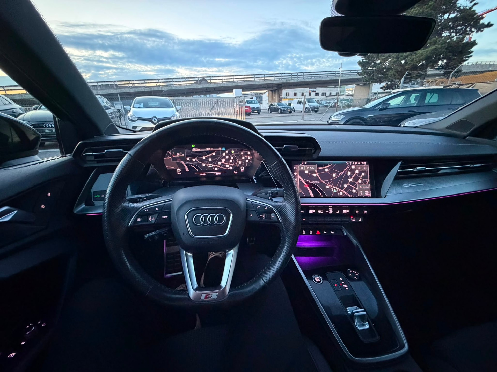 AUDI A3 Sportback 35 TDI S-LINE S-tronic FULL BLACKGARANTIE 2 ans expertiser du jour 🇨🇭-image-13