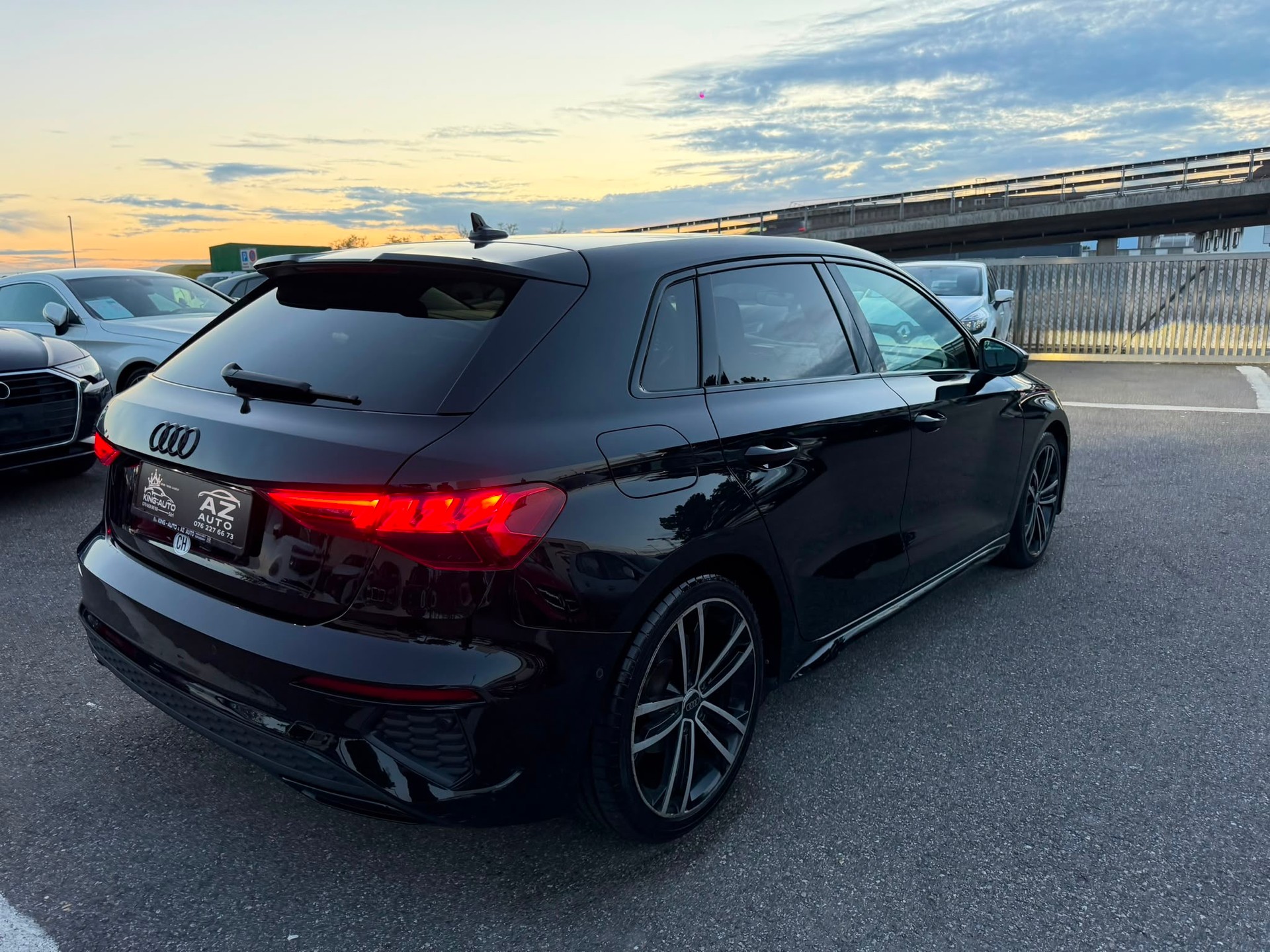 AUDI A3 Sportback 35 TDI S-LINE S-tronic FULL BLACKGARANTIE 2 ans expertiser du jour 🇨🇭-image-5