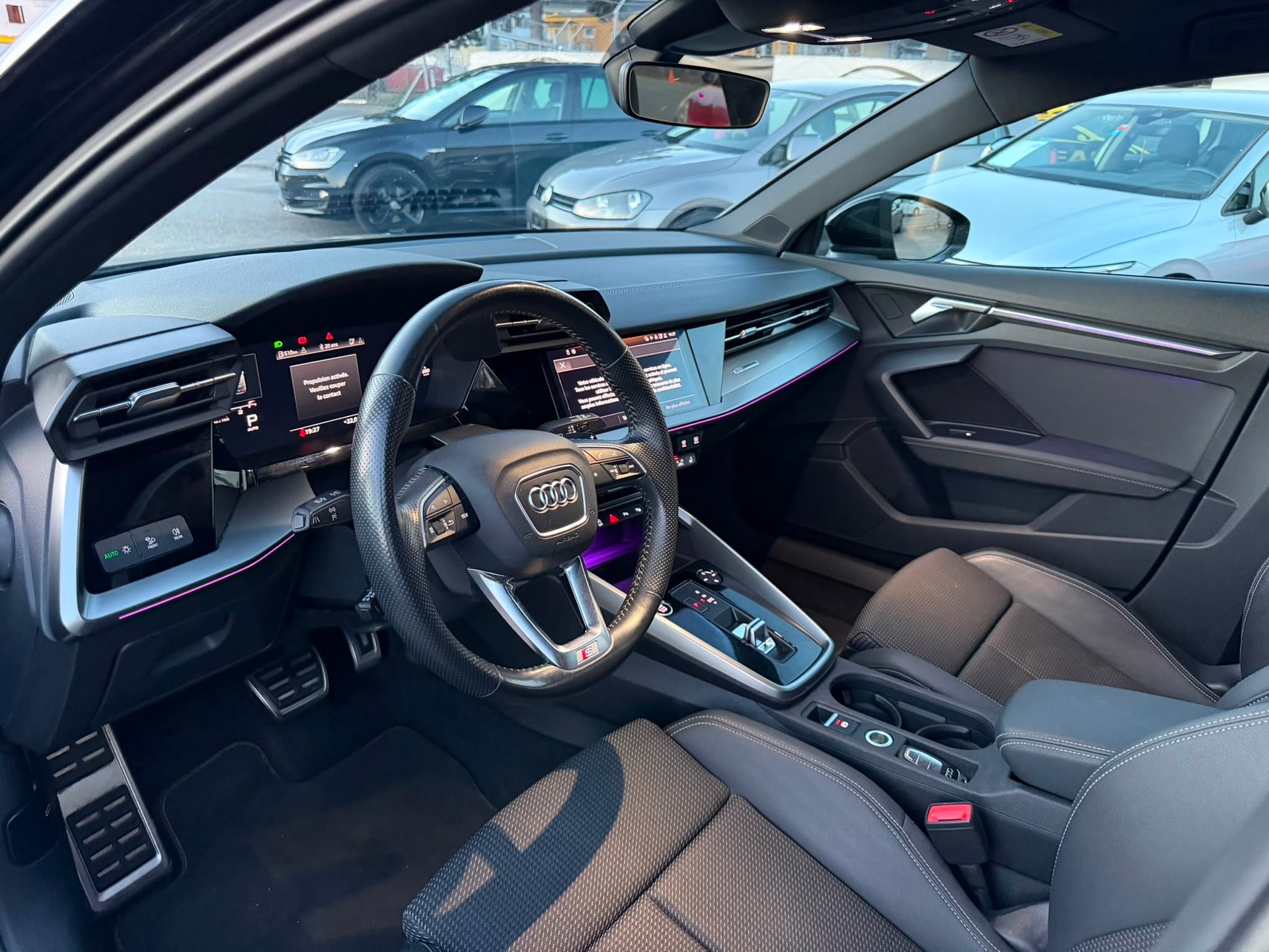 AUDI A3 Sportback 35 TDI S-LINE S-tronic FULL BLACKGARANTIE 2 ans expertiser du jour 🇨🇭-image-9