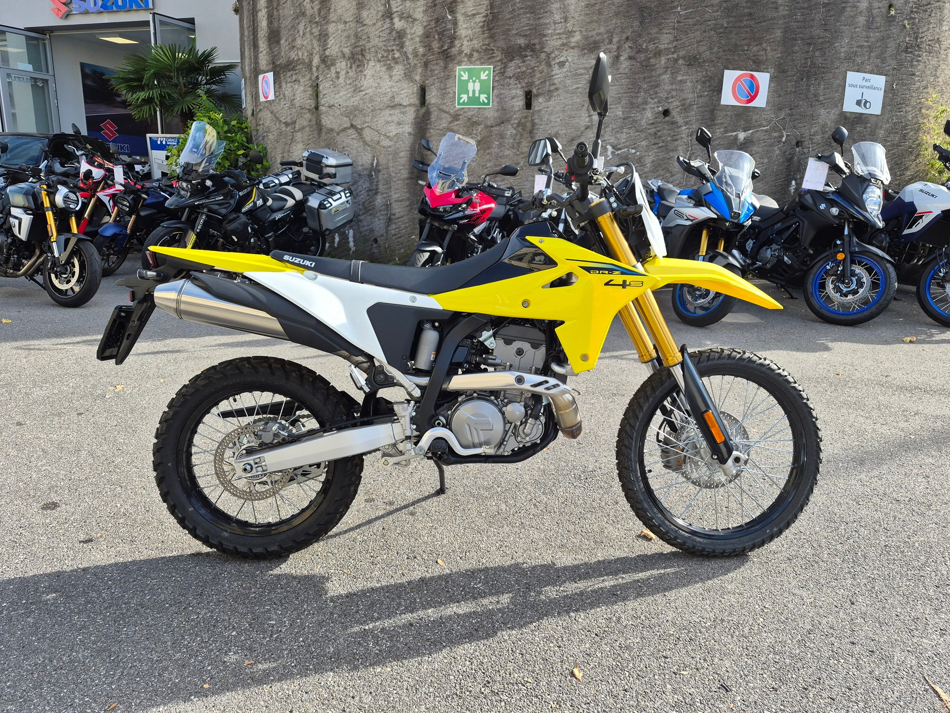 SUZUKI DR-Z4S-image-1