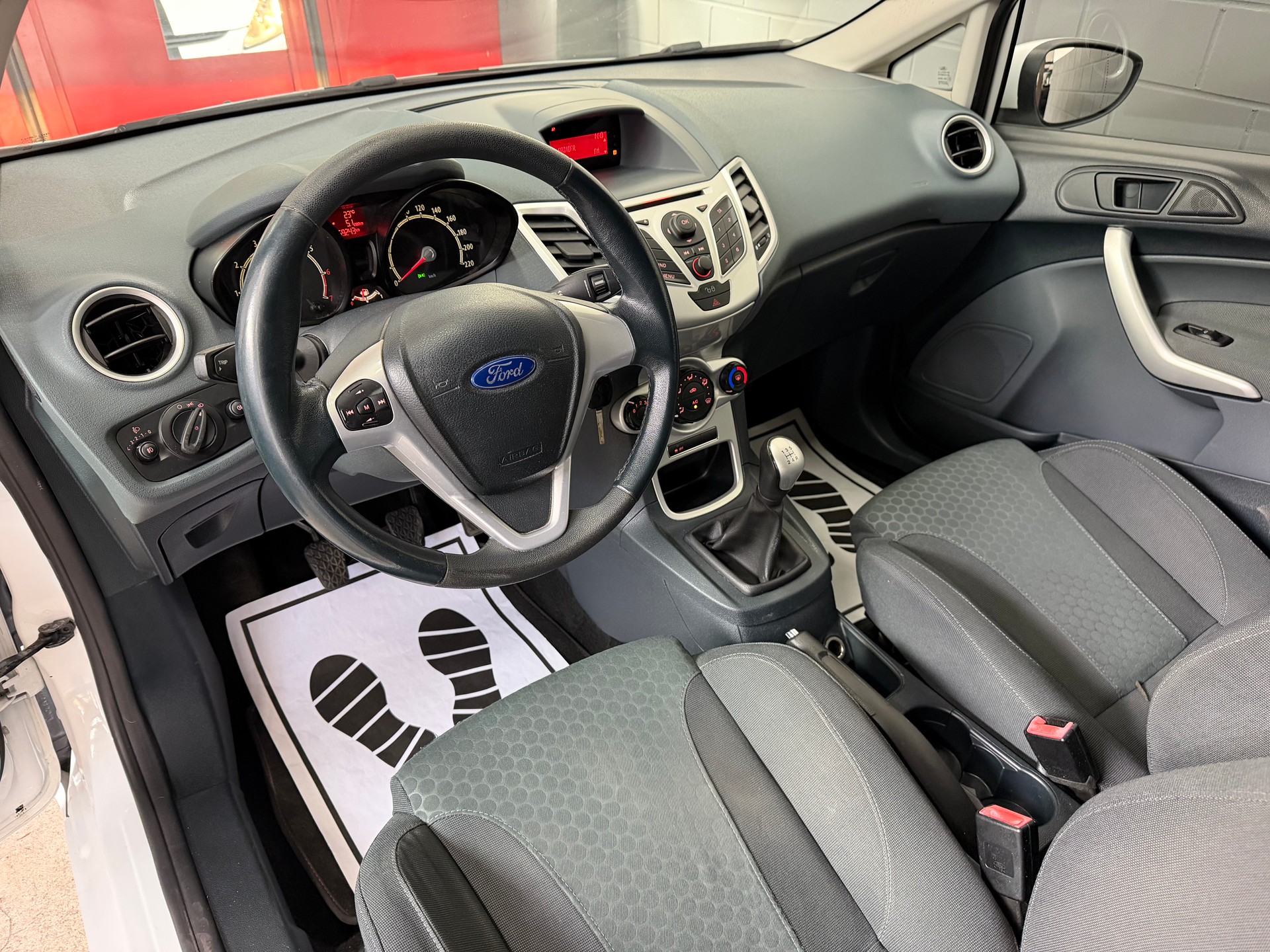 FORD Fiesta 1.6 16V Sport STK //NEU AB MFK!-image-8