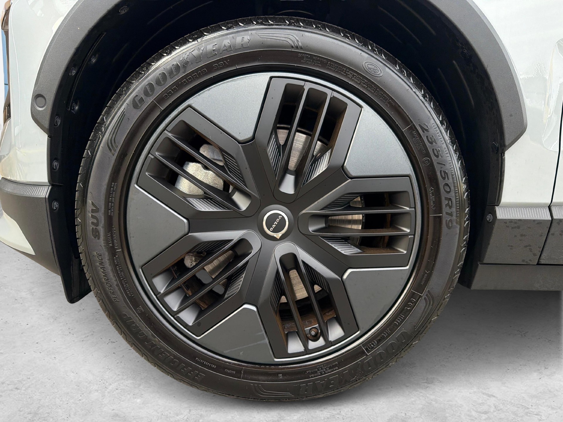 VOLVO EX30 CC E60 Twin Performance AWD-image-9