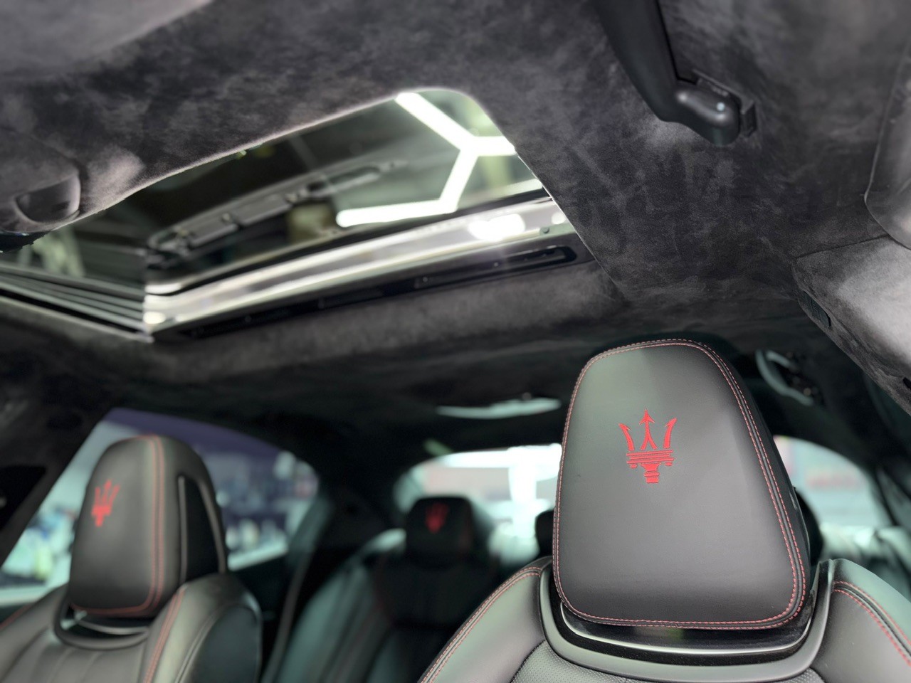 MASERATI Ghibli S Q4 3.0 V6 | Full Carbon Interieur & Exterieur | 360 Kamera | Harman/Kardon | Panoramadach-image-32