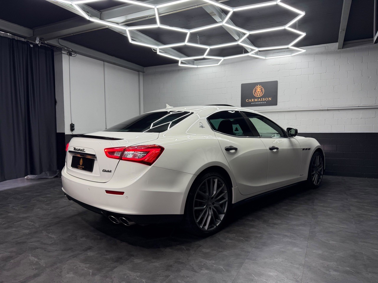 MASERATI Ghibli S Q4 3.0 V6 | Full Carbon Interieur & Exterieur | 360 Kamera | Harman/Kardon | Panoramadach-image-10