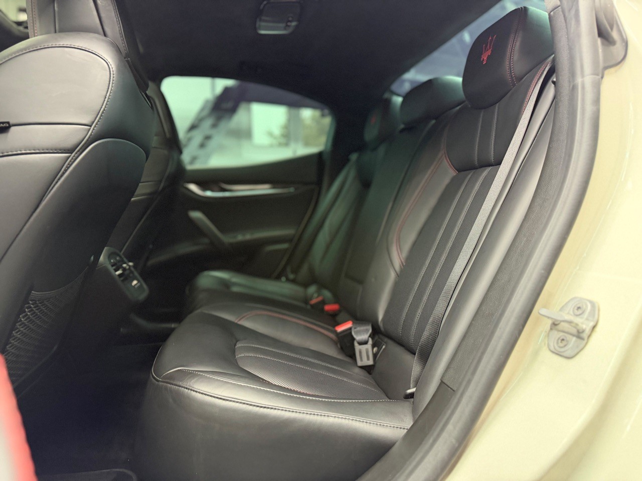 MASERATI Ghibli S Q4 3.0 V6 | Full Carbon Interieur & Exterieur | 360 Kamera | Harman/Kardon | Panoramadach-image-35