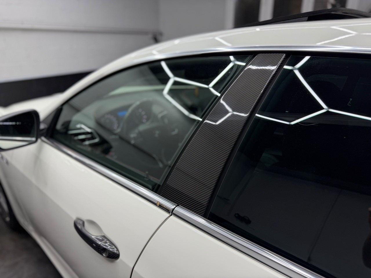MASERATI Ghibli S Q4 3.0 V6 | Full Carbon Interieur & Exterieur | 360 Kamera | Harman/Kardon | Panoramadach-image-19