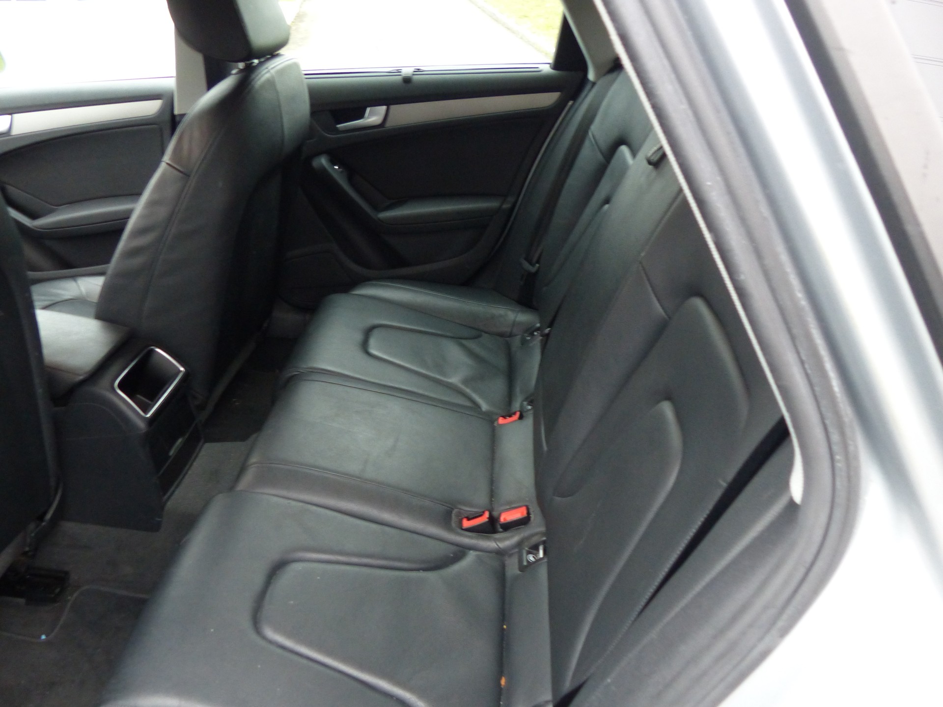 AUDI A4 Avant 2.0 TDIe-image-15