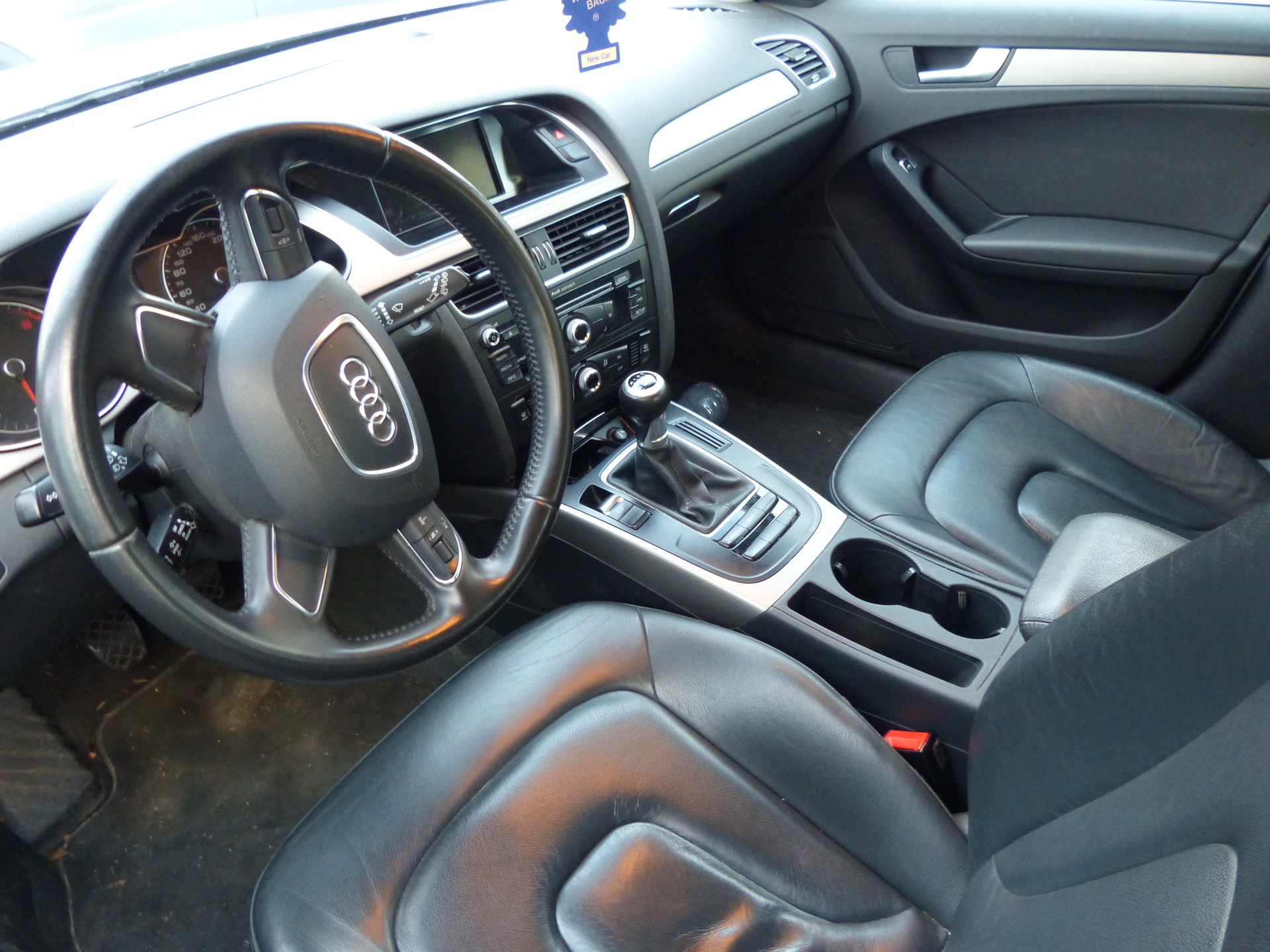 AUDI A4 Avant 2.0 TDIe-image-10
