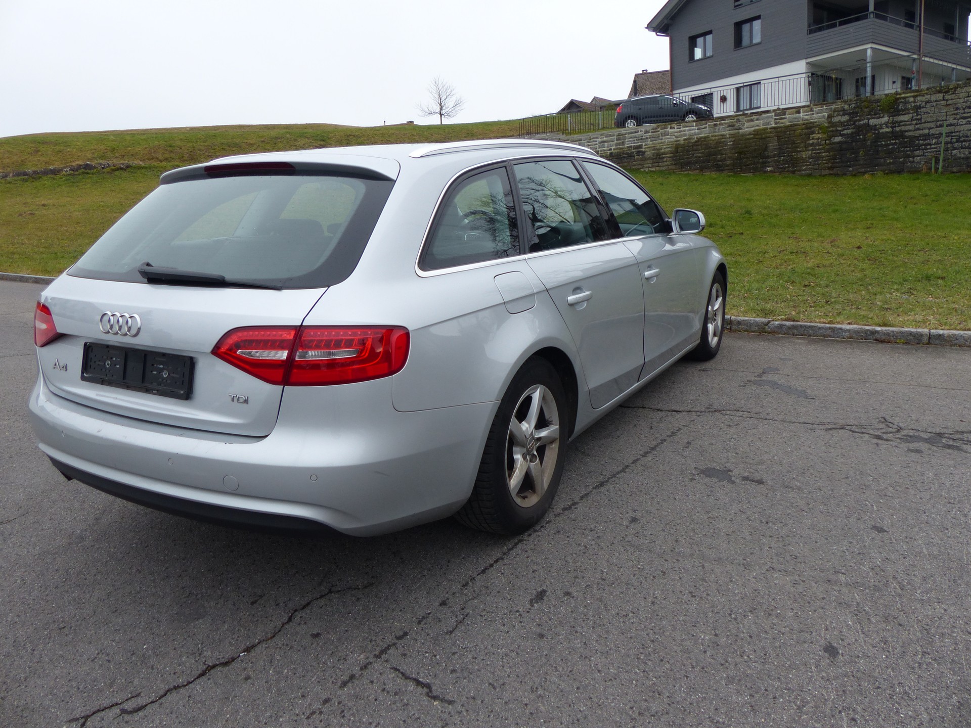 AUDI A4 Avant 2.0 TDIe-image-5