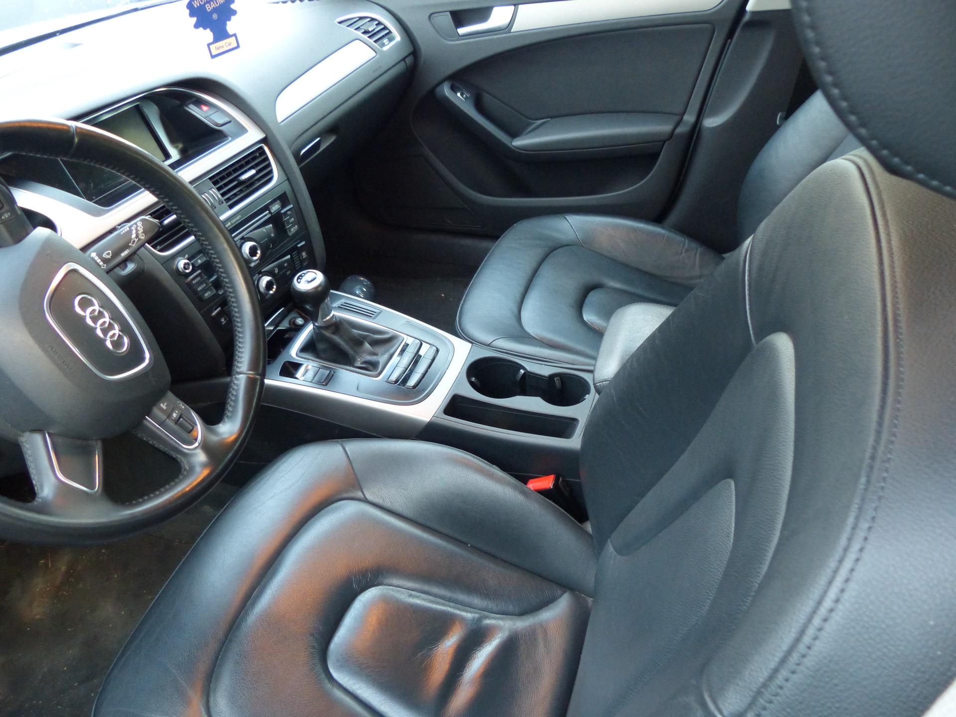 AUDI A4 Avant 2.0 TDIe-image-12