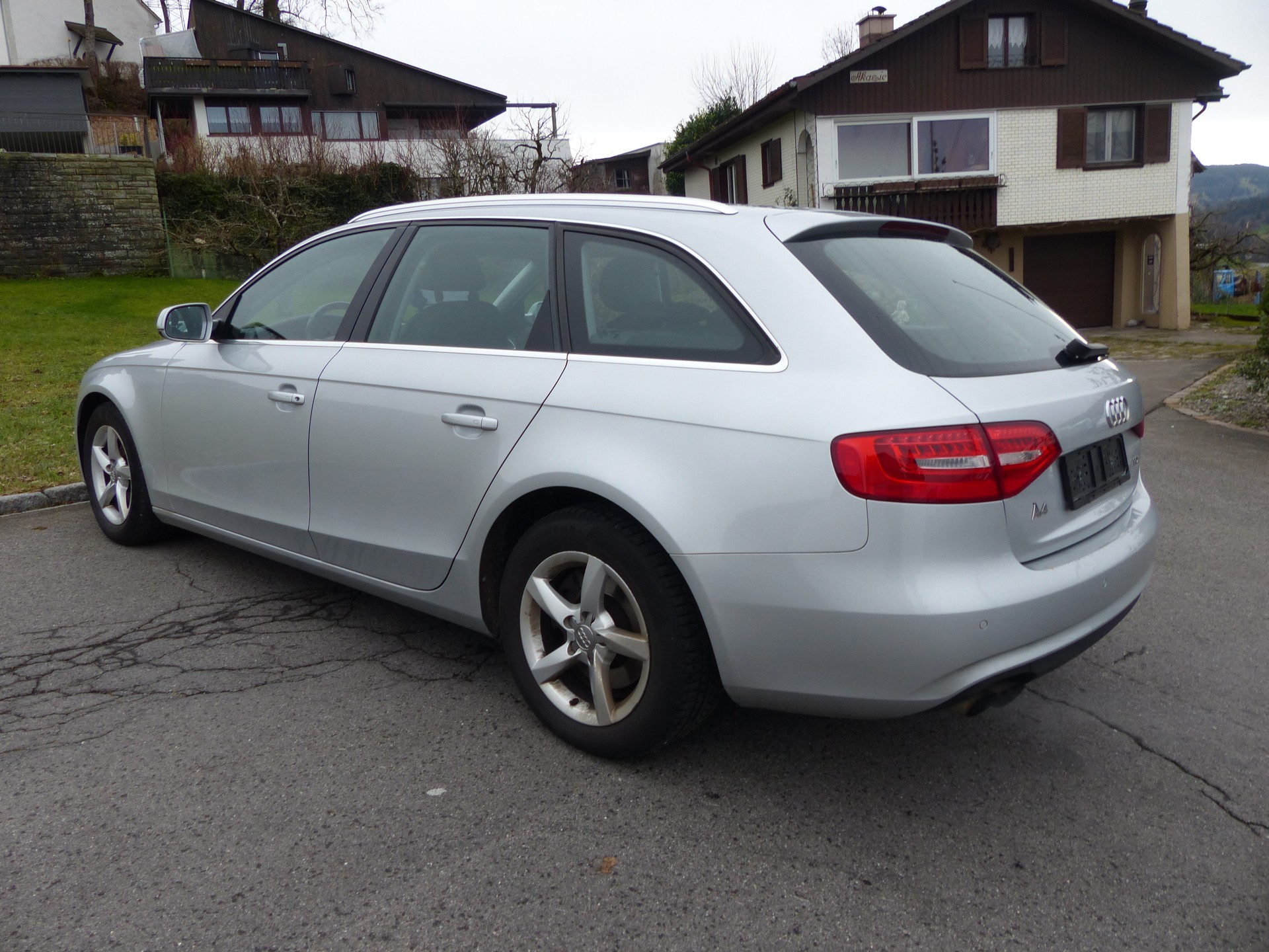 AUDI A4 Avant 2.0 TDIe-image-6