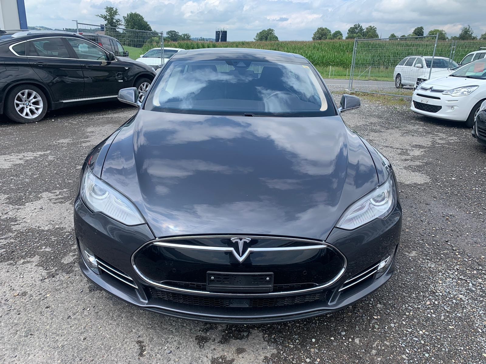 TESLA Model S 85 D-image-5