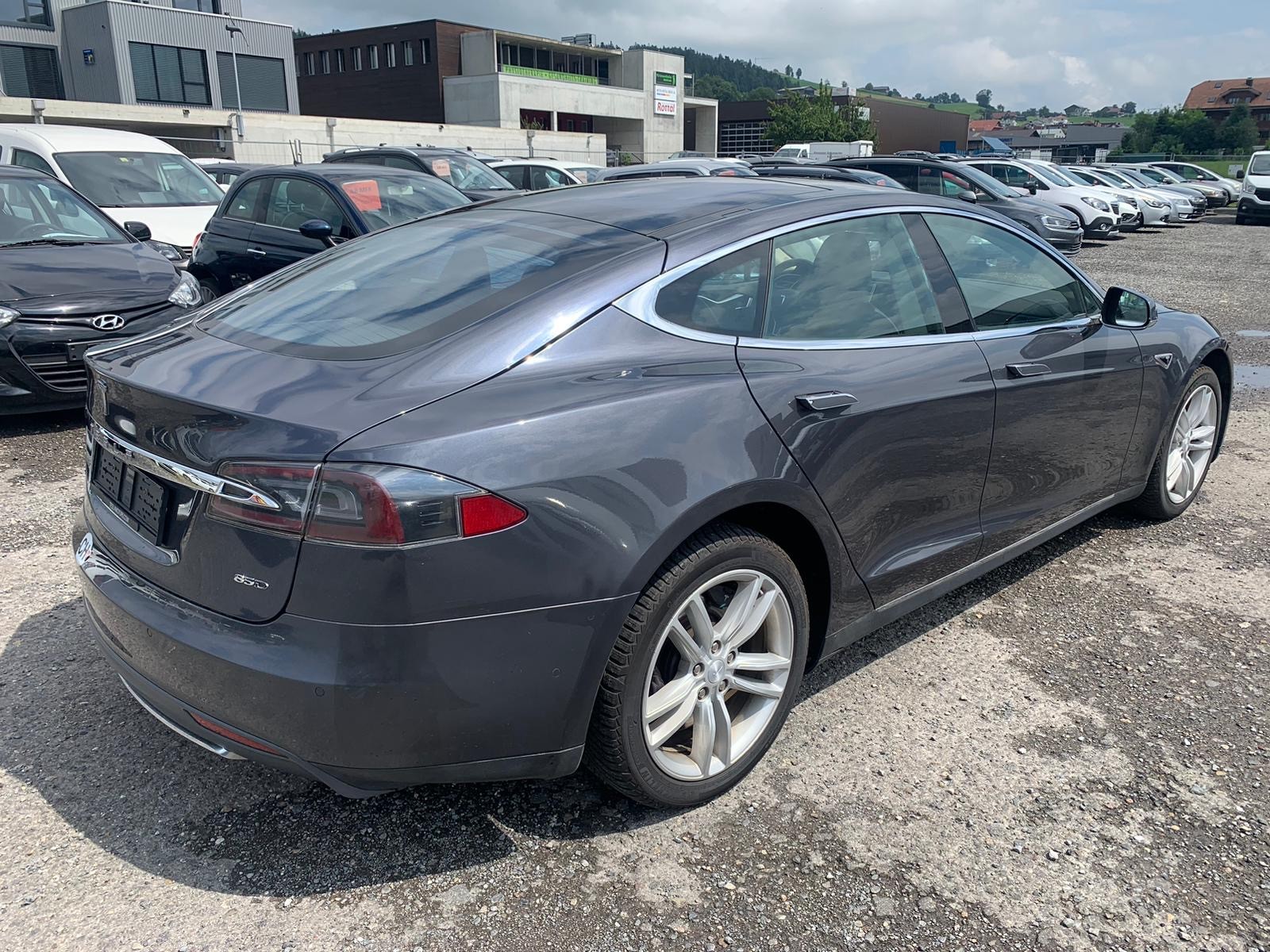 TESLA Model S 85 D-image-2