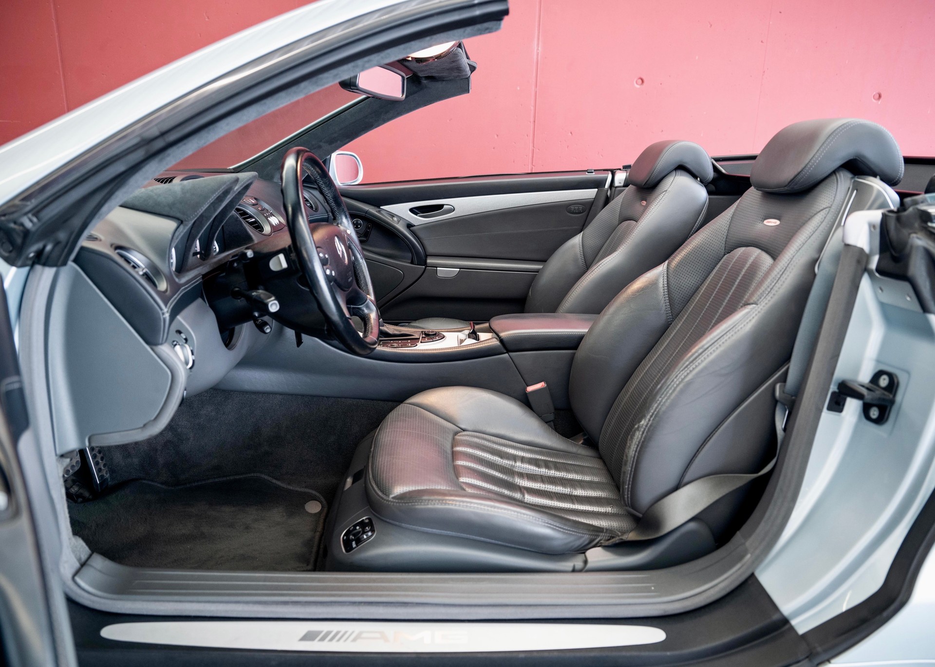 MERCEDES-BENZ SL 55 AMG (Leasing 0.80%, Swiss car, 500 hp, 2nd hand, full Mercedes history) - SOLD !-image-22