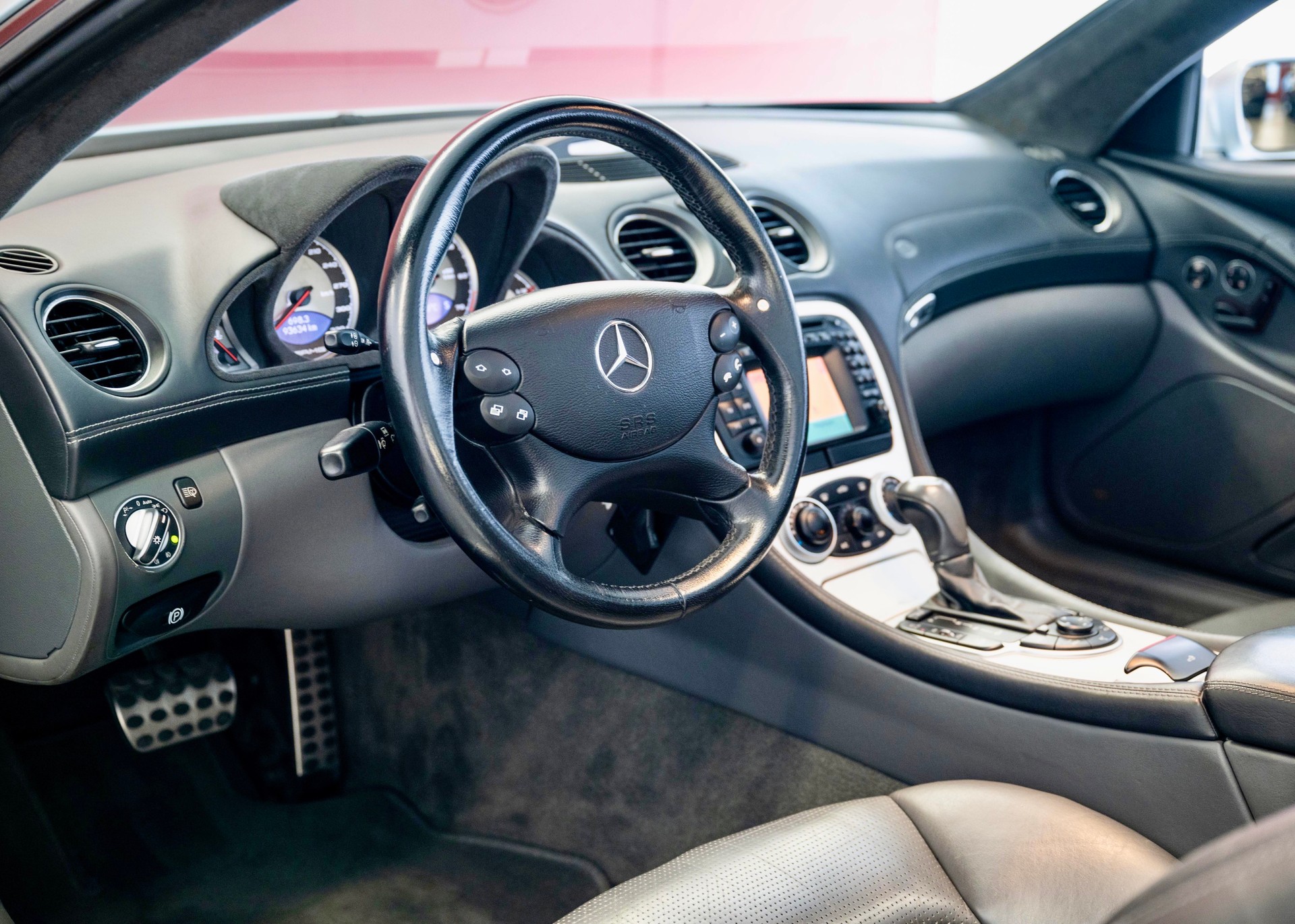 MERCEDES-BENZ SL 55 AMG (Leasing 0.80%, Swiss car, 500 hp, 2nd hand, full Mercedes history) - SOLD !-image-19