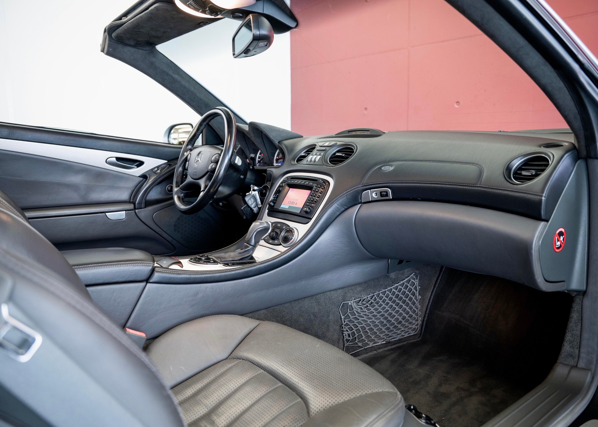 MERCEDES-BENZ SL 55 AMG (Leasing 0.80%, Swiss car, 500 hp, 2nd hand, full Mercedes history) - SOLD !-image-21