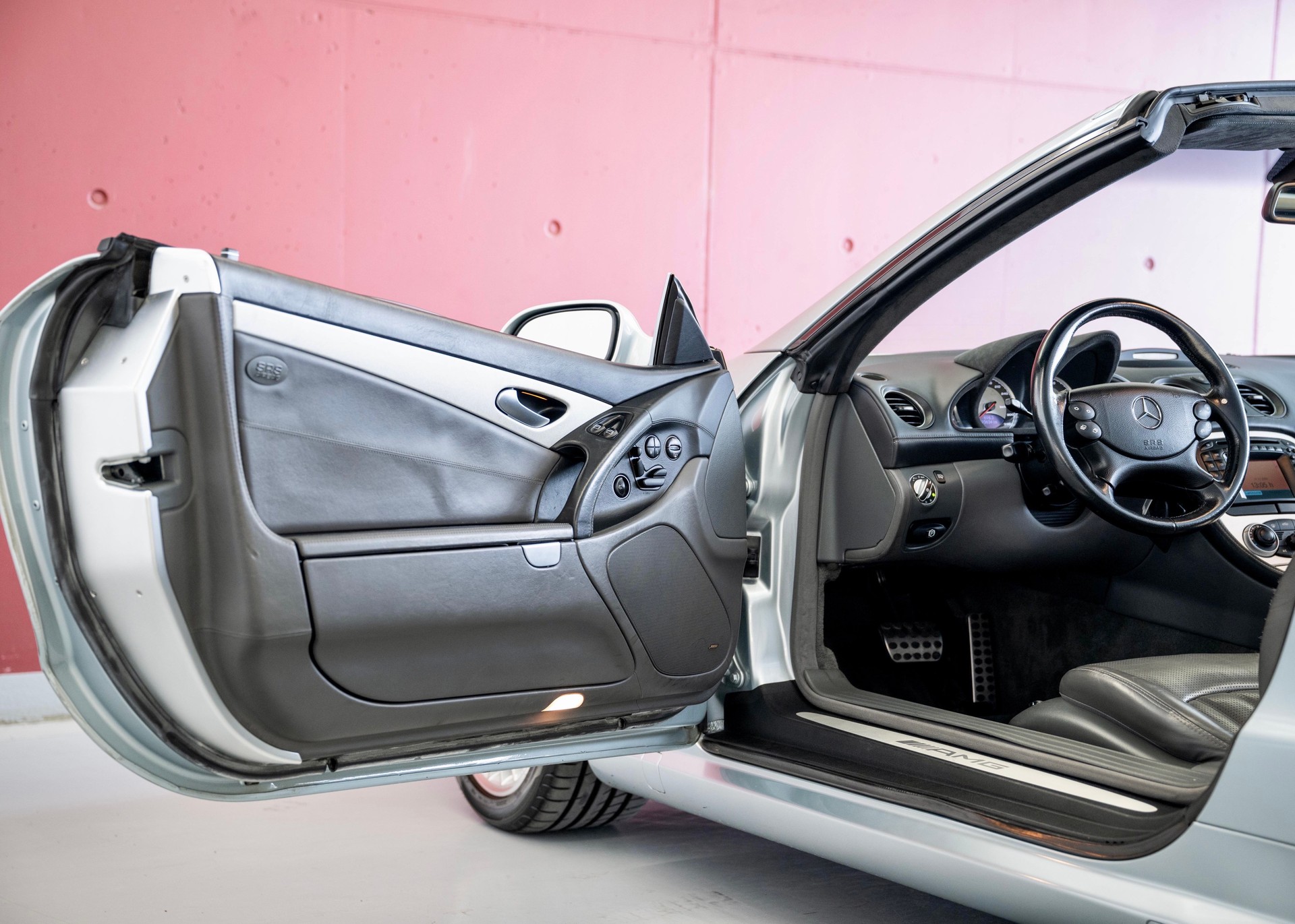 MERCEDES-BENZ SL 55 AMG (Leasing 0.80%, Swiss car, 500 hp, 2nd hand, full Mercedes history) - SOLD !-image-30