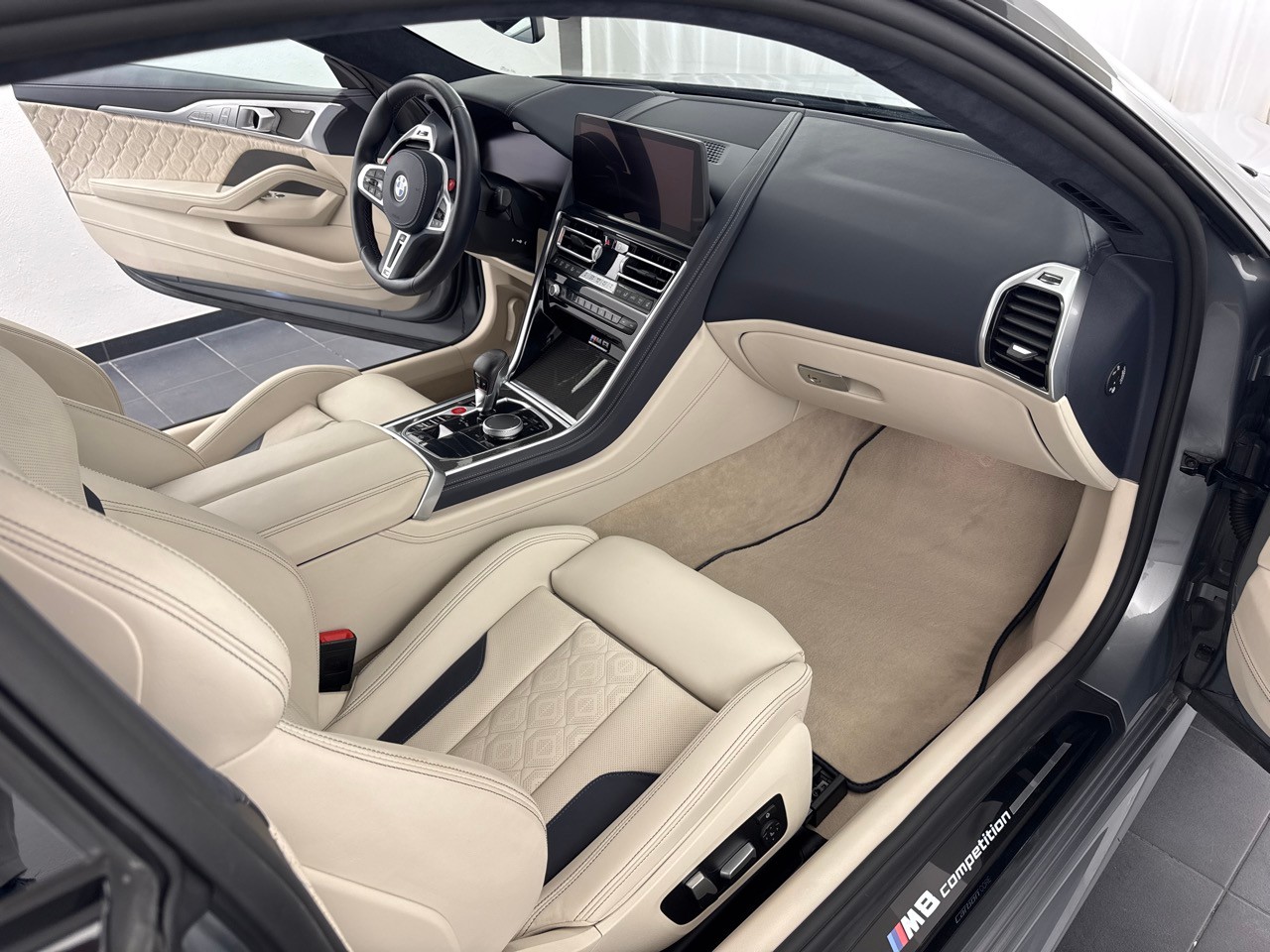 BMW M8 xDrive M Competition-image-8