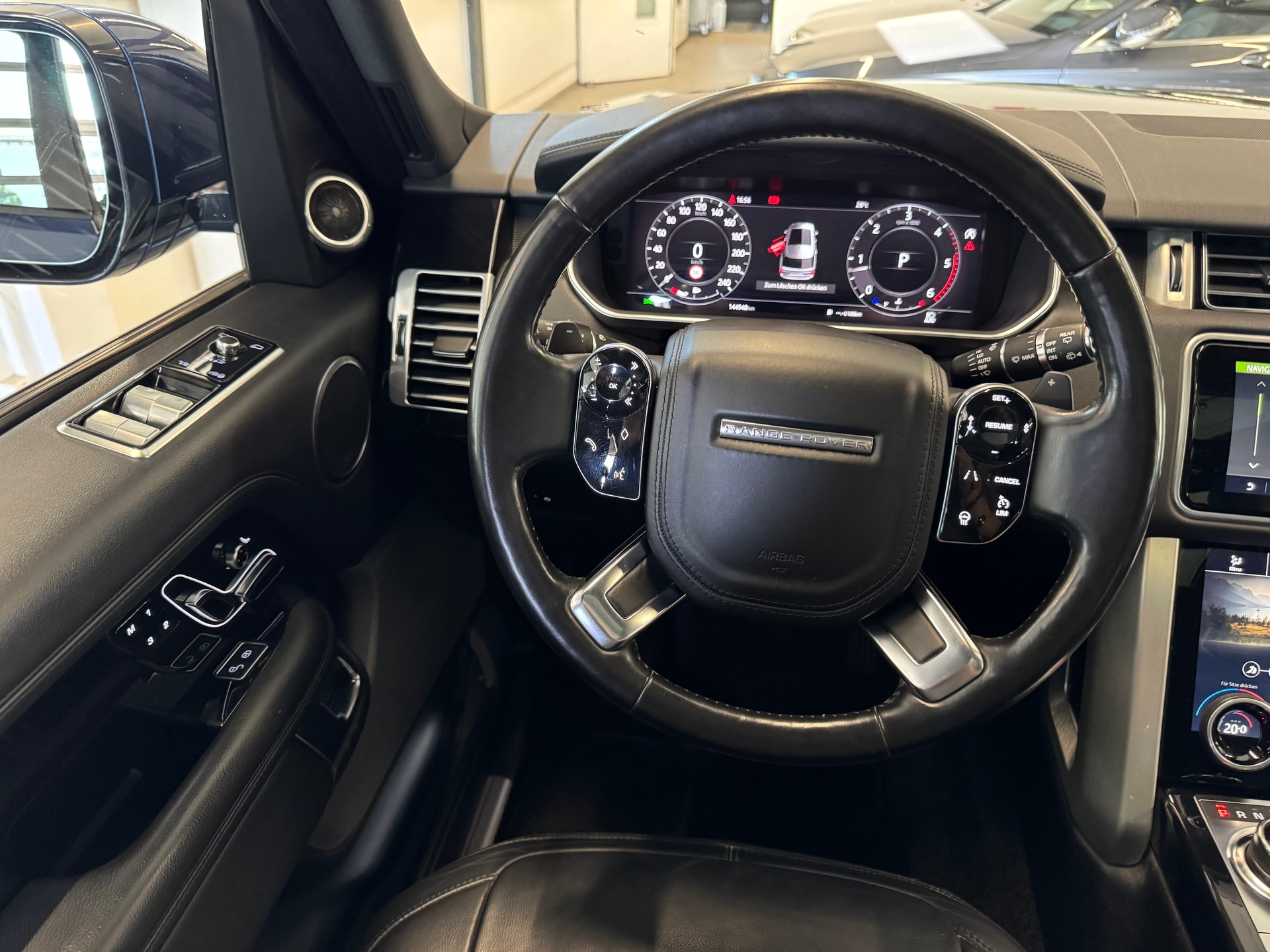 LAND ROVER Range Rover 3.0 SDV6 Vogue Automatic-image-13