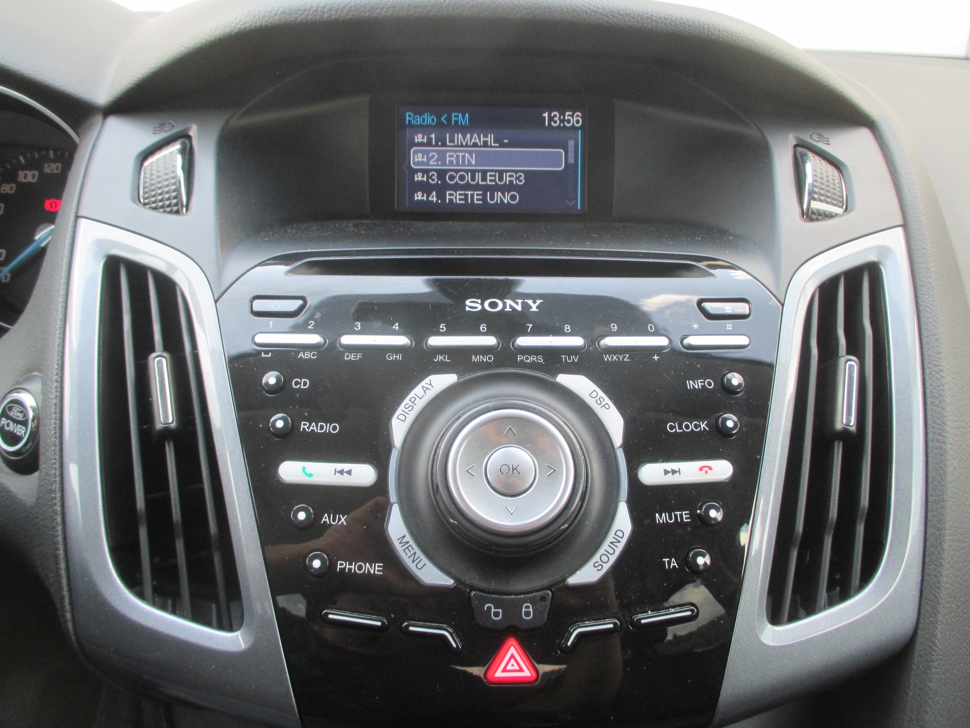 FORD Focus 1.6 SCTi Titanium-image-8