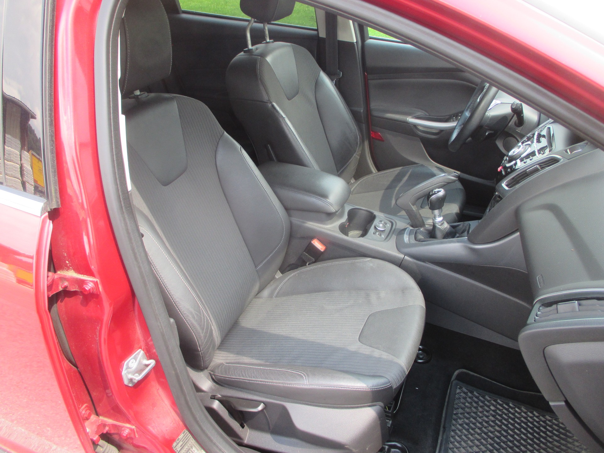 FORD Focus 1.6 SCTi Titanium-image-5