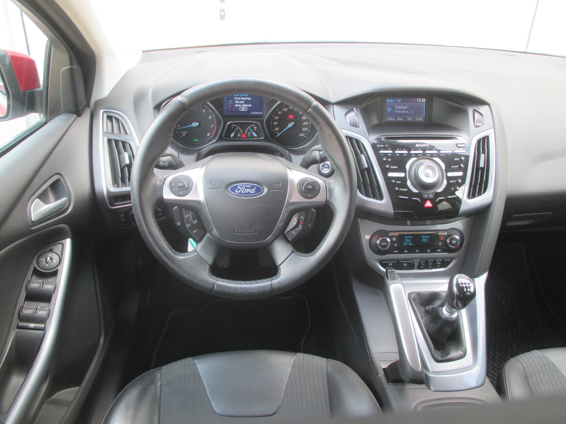 FORD Focus 1.6 SCTi Titanium-image-6