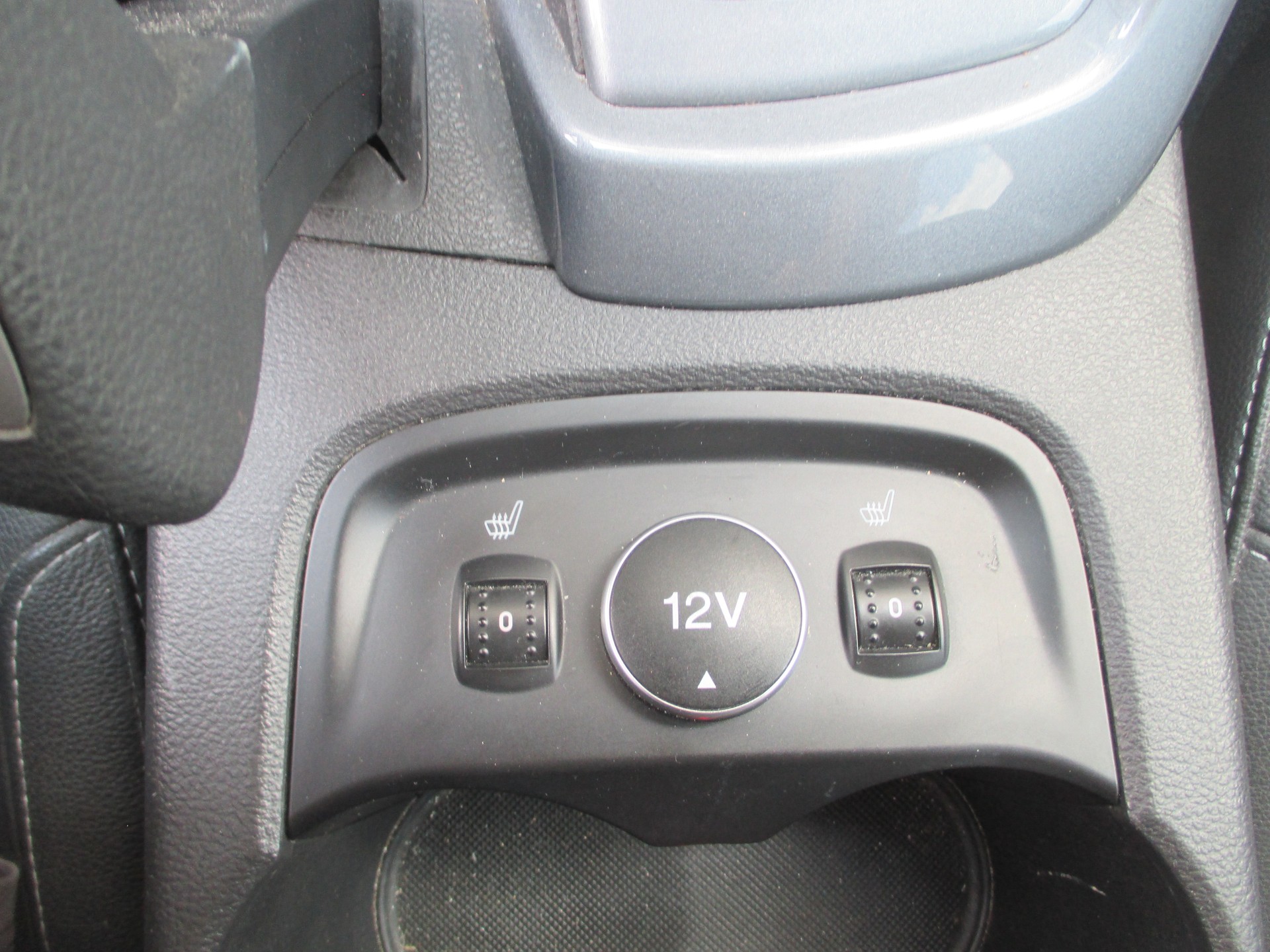 FORD Focus 1.6 SCTi Titanium-image-10