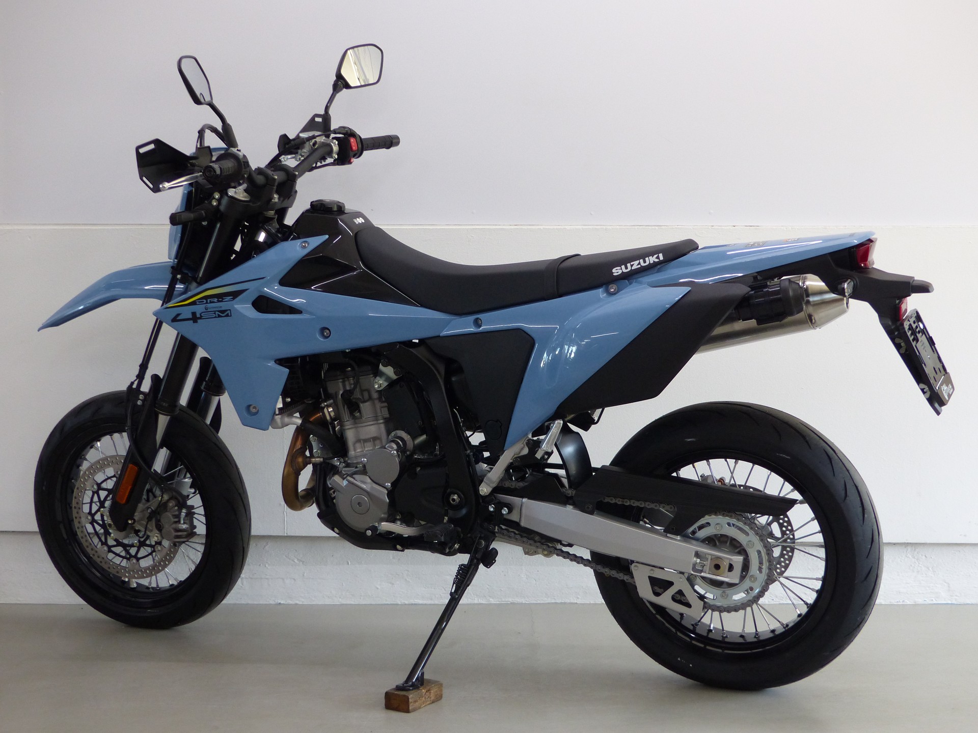 SUZUKI DR-Z4SM ABS MY26-image-8
