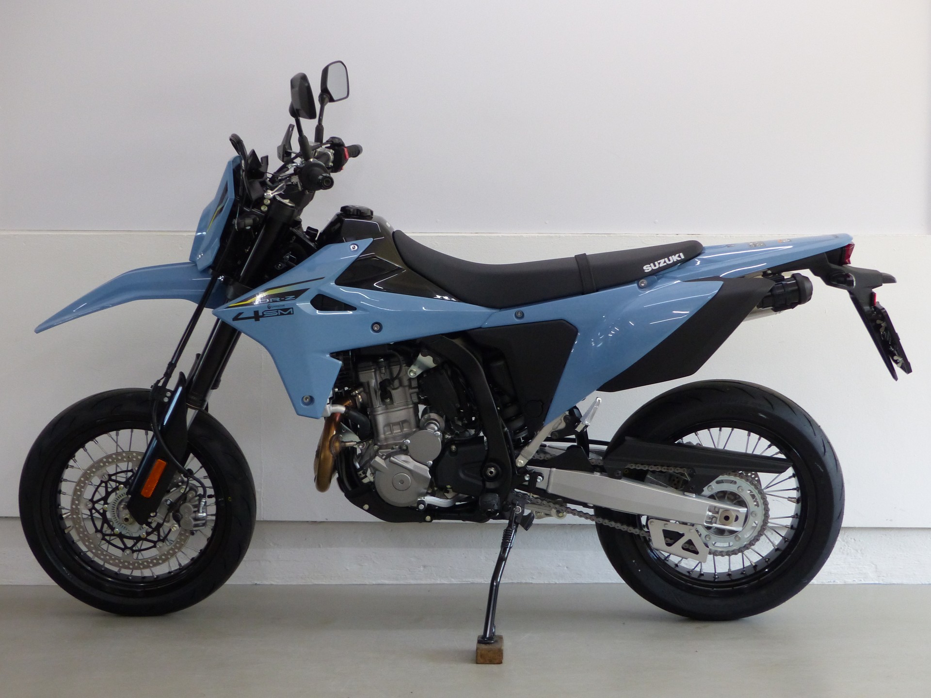 SUZUKI DR-Z4SM ABS MY26-image-12