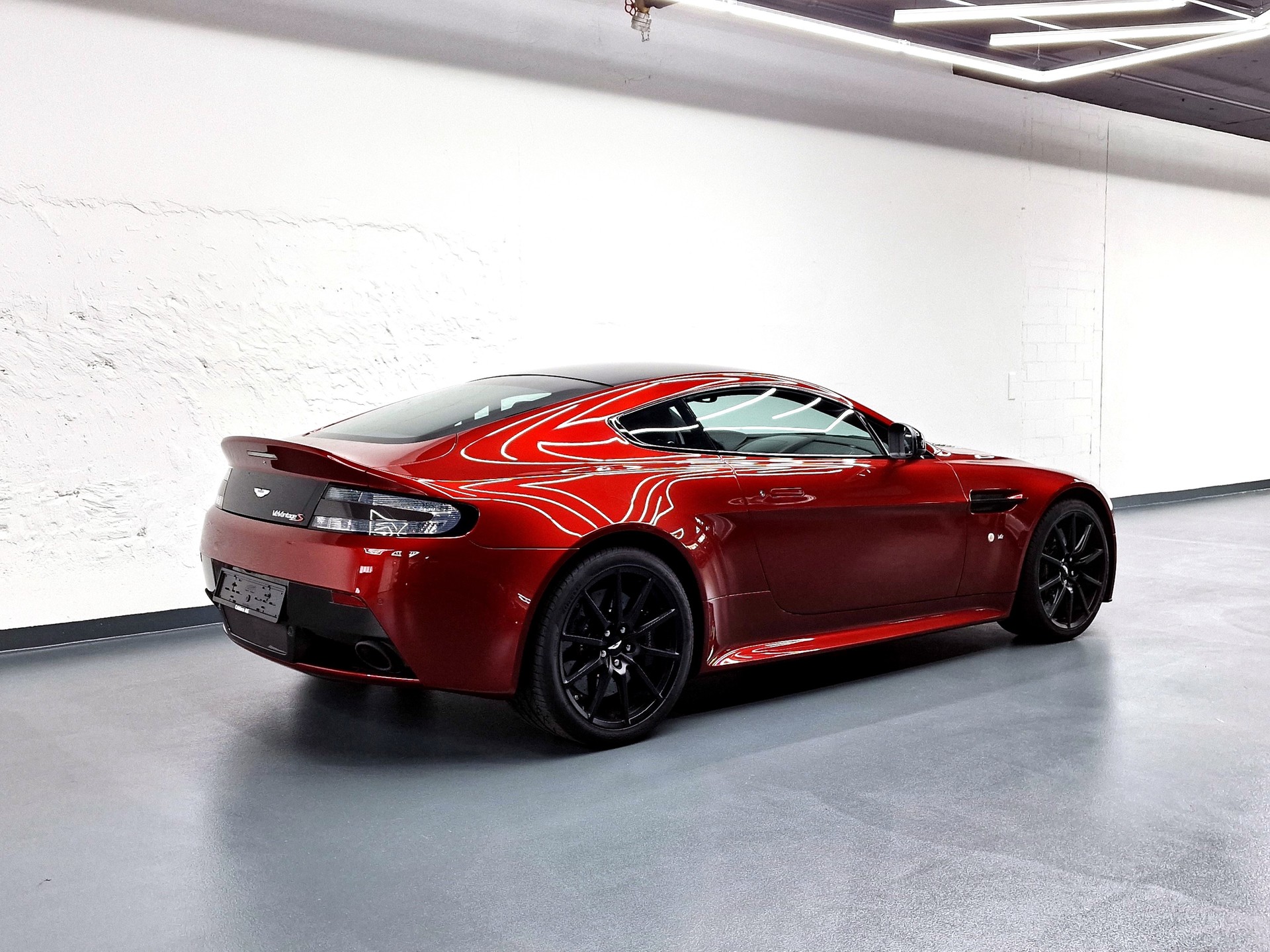 ASTON MARTIN V12 Vantage Coupé 6.0 S Sportshift-showroom-element-2