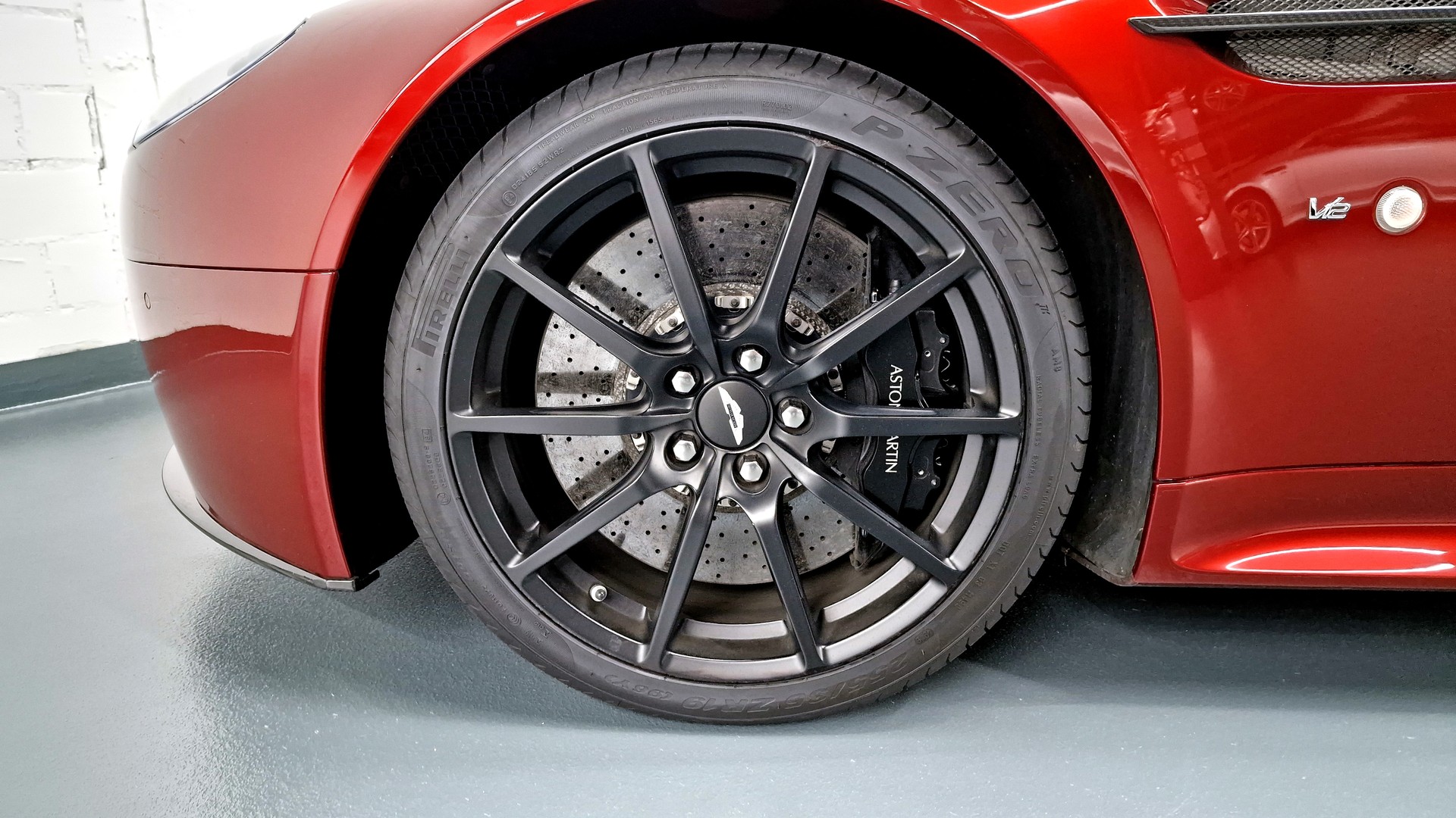 ASTON MARTIN V12 Vantage Coupé 6.0 S Sportshift-image-10